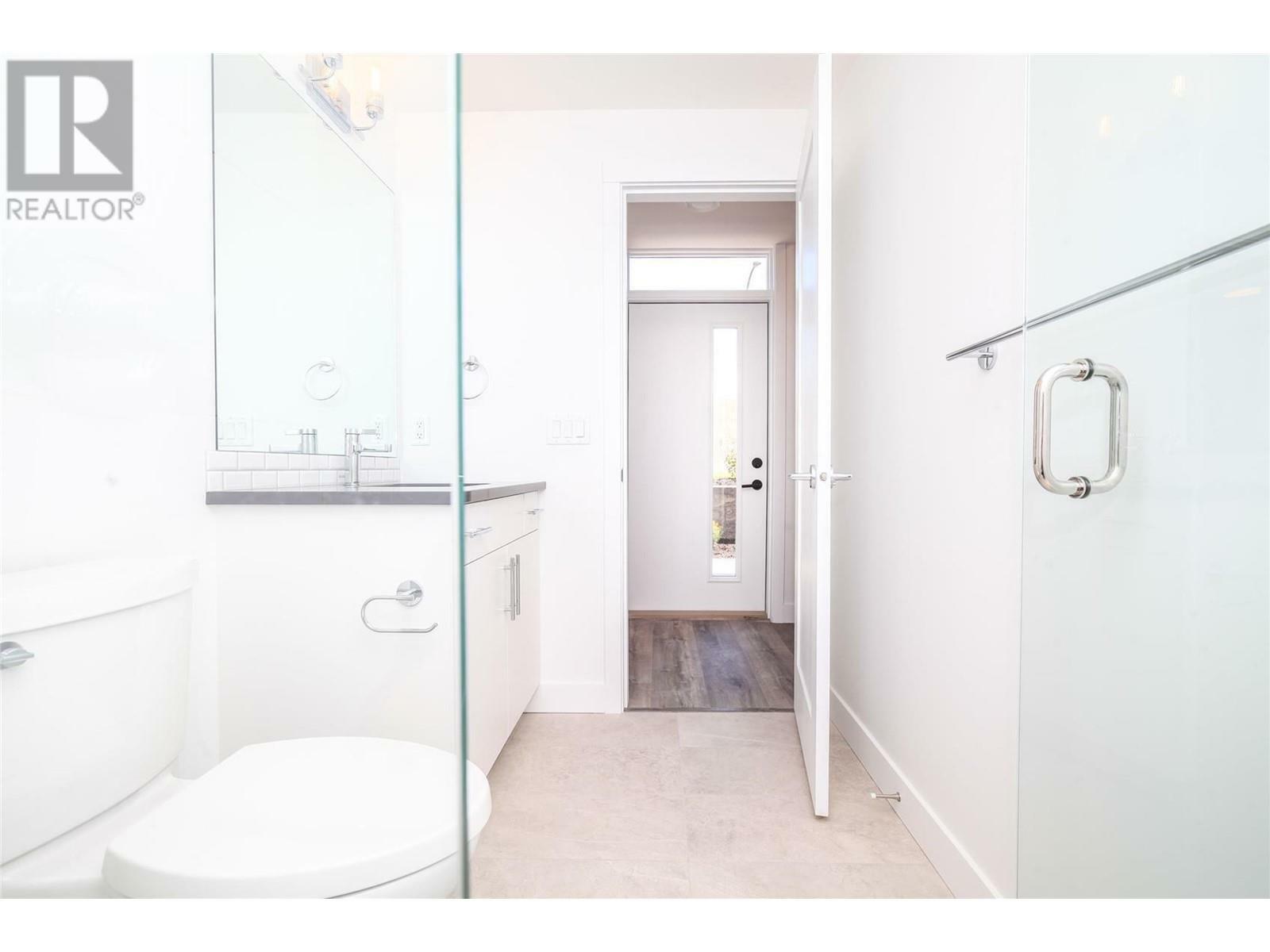 KELOWNA, British Columbia, V1Y 9T1, CA, 3 Bedrooms Bedrooms, ,3 BathroomsBathrooms,Residential,For Sale,1960359