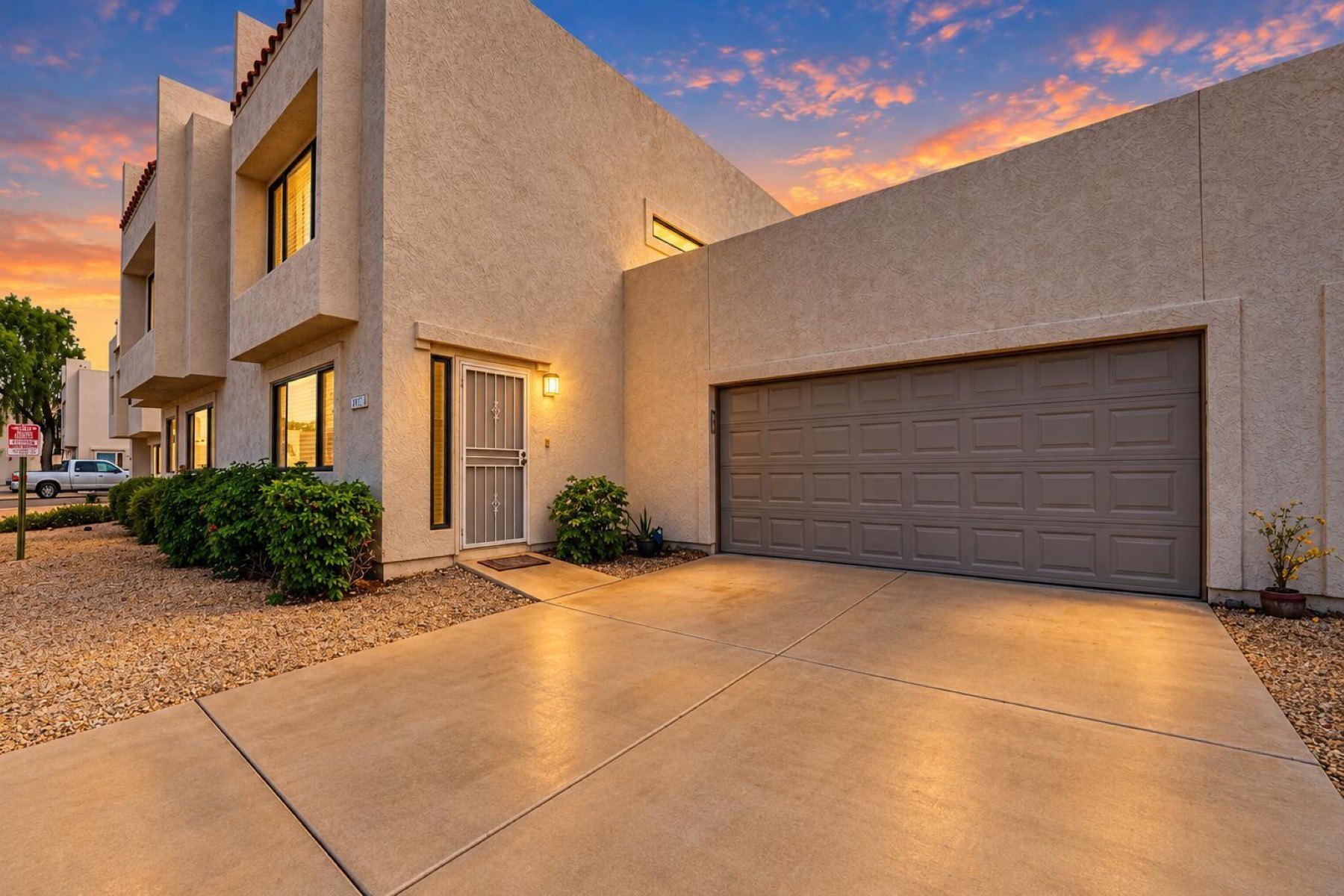  2573 W Monte Cristo Avenue  Phoenix, AZ - 物件實景