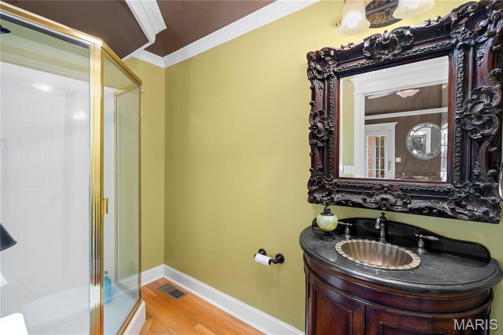 Charleston, Missouri, 63834, United States, 5 Bedrooms Bedrooms, ,4 BathroomsBathrooms,Residential,For Sale,1938215