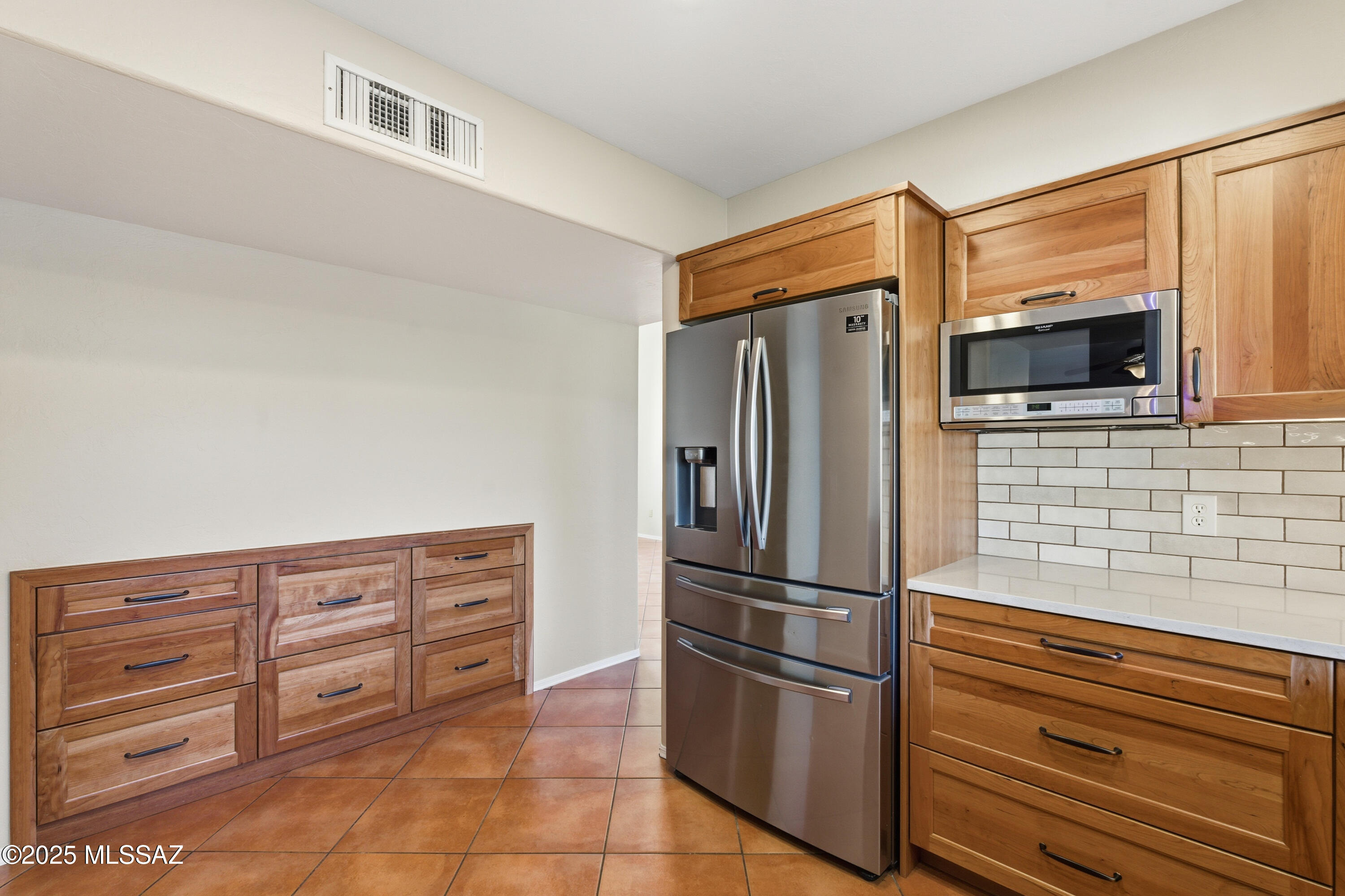 Tucson, Arizona, 85712, United States, 4 Bedrooms Bedrooms, ,3 BathroomsBathrooms,Residential,For Sale,1989179