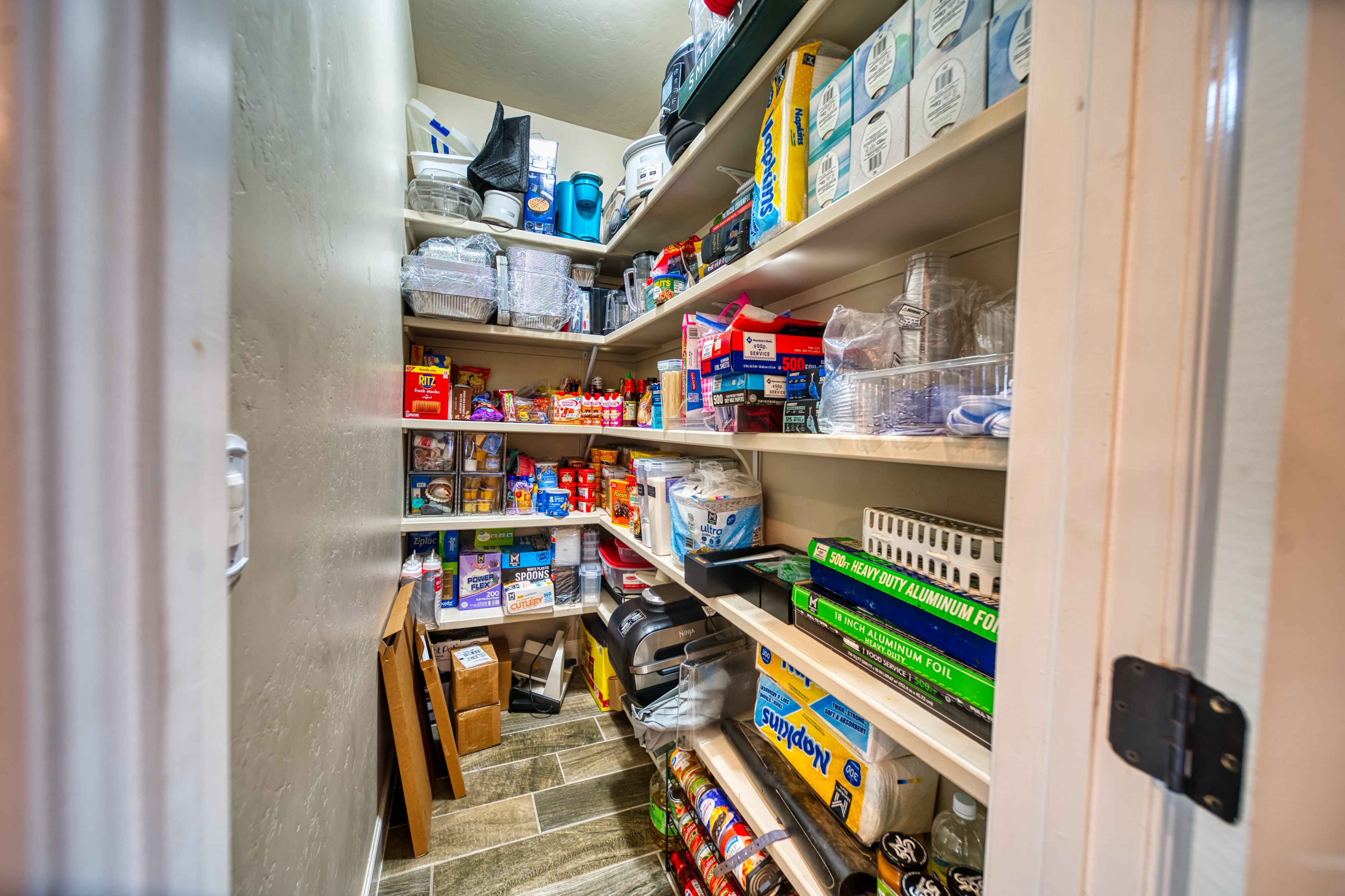 Carlsbad, New Mexico, 88220, United States, 4 Bedrooms Bedrooms, ,3 BathroomsBathrooms,Residential,For Sale,1975049