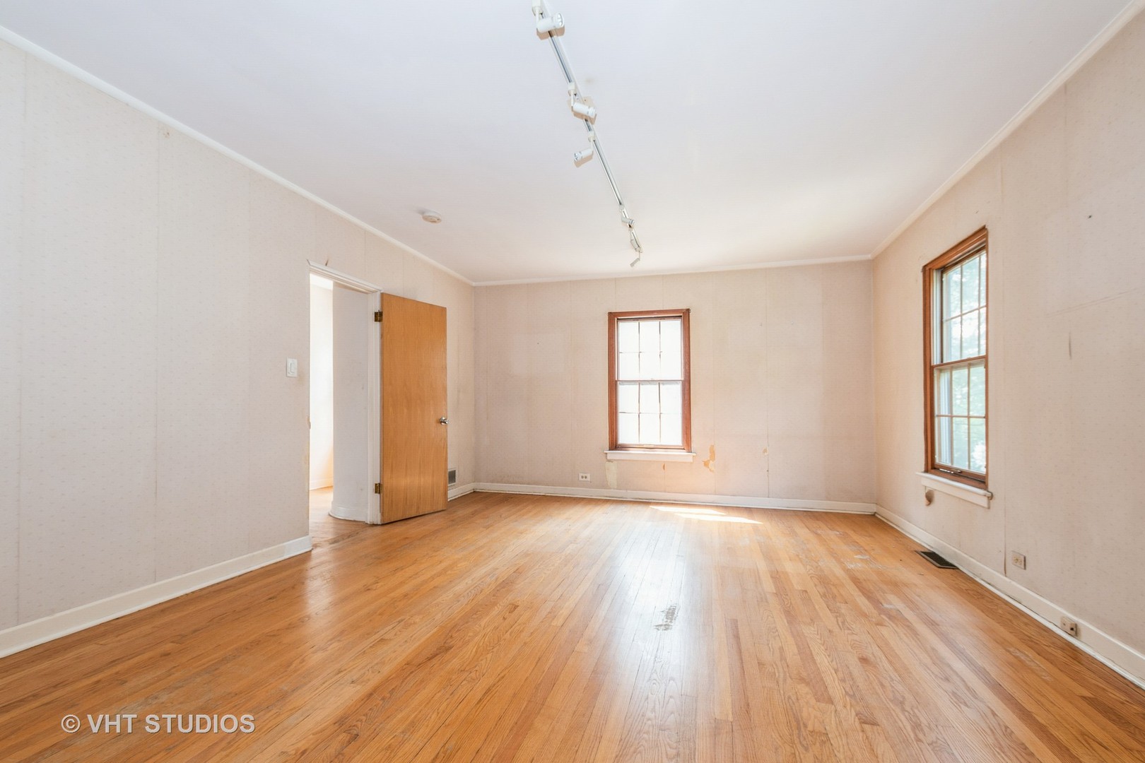 Chicago, Illinois, 60643, United States, 4 Bedrooms Bedrooms, ,3 BathroomsBathrooms,Residential,For Sale,1910863