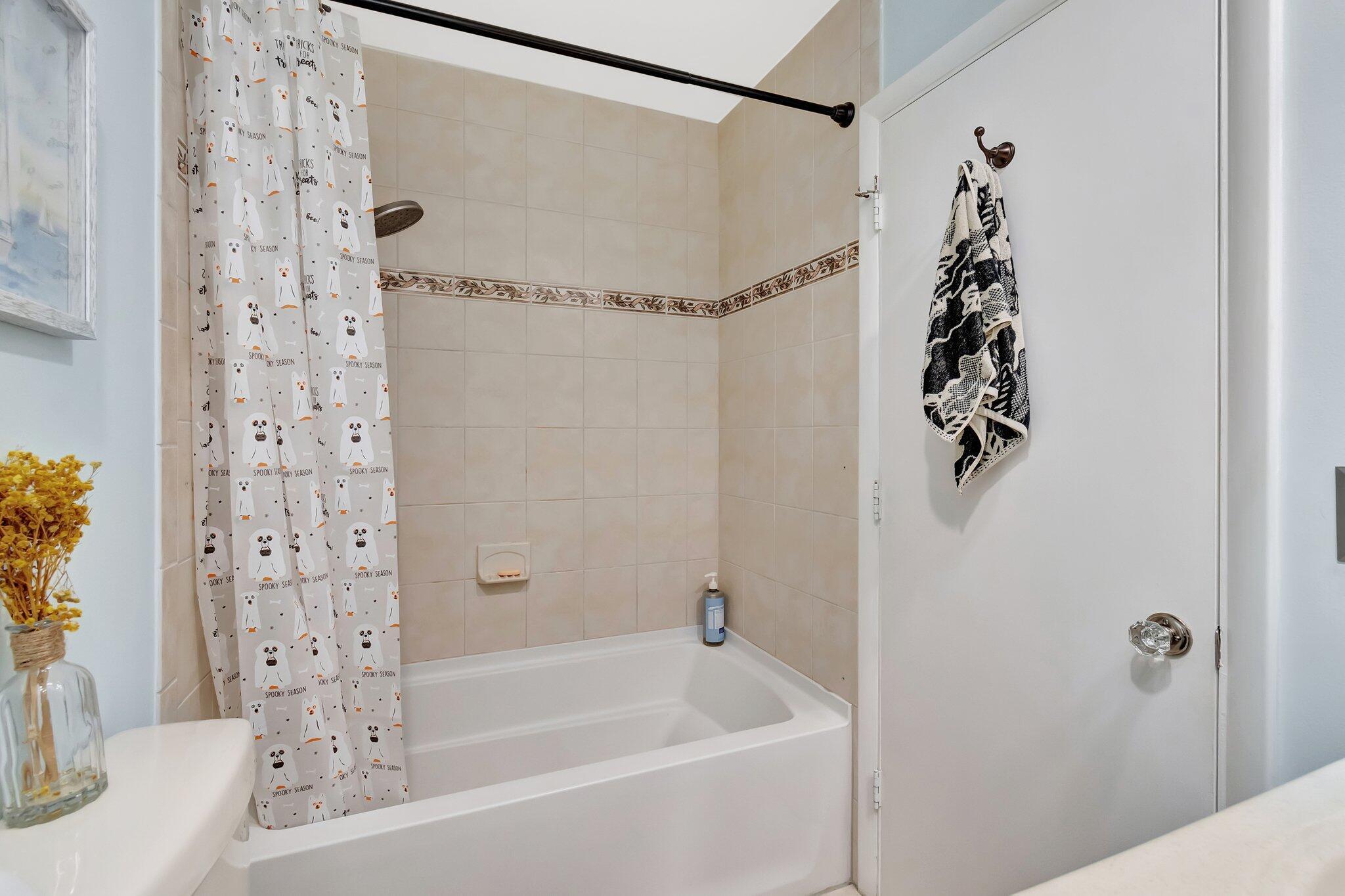 Boynton Beach, Florida, 33435, United States, 2 Bedrooms Bedrooms, ,3 BathroomsBathrooms,Residential,For Sale,1927808