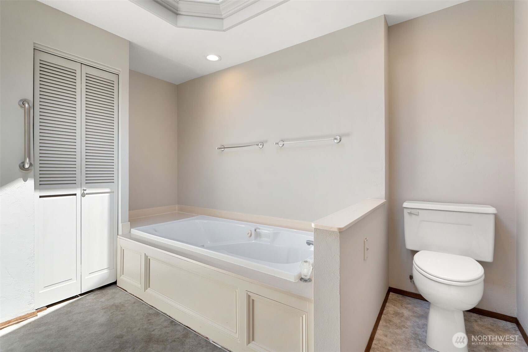 Chehalis, Washington, 98532, United States, 4 Bedrooms Bedrooms, ,3 BathroomsBathrooms,Residential,For Sale,2049062