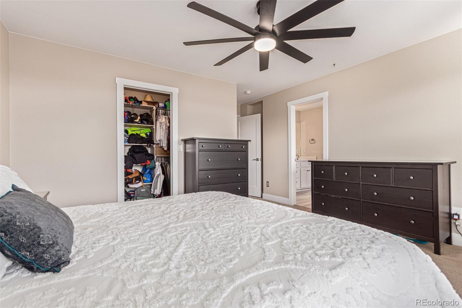 Littleton, Colorado, 80128, United States, 3 Bedrooms Bedrooms, ,3 BathroomsBathrooms,Residential,For Sale,1984819