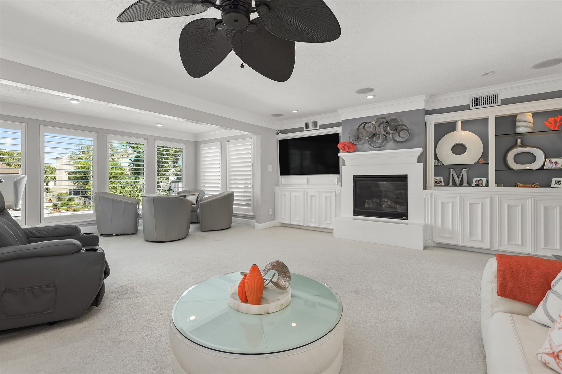 Nassau Bay, Texas, 77058, United States, 5 Bedrooms Bedrooms, ,5 BathroomsBathrooms,Residential,For Sale,1988330