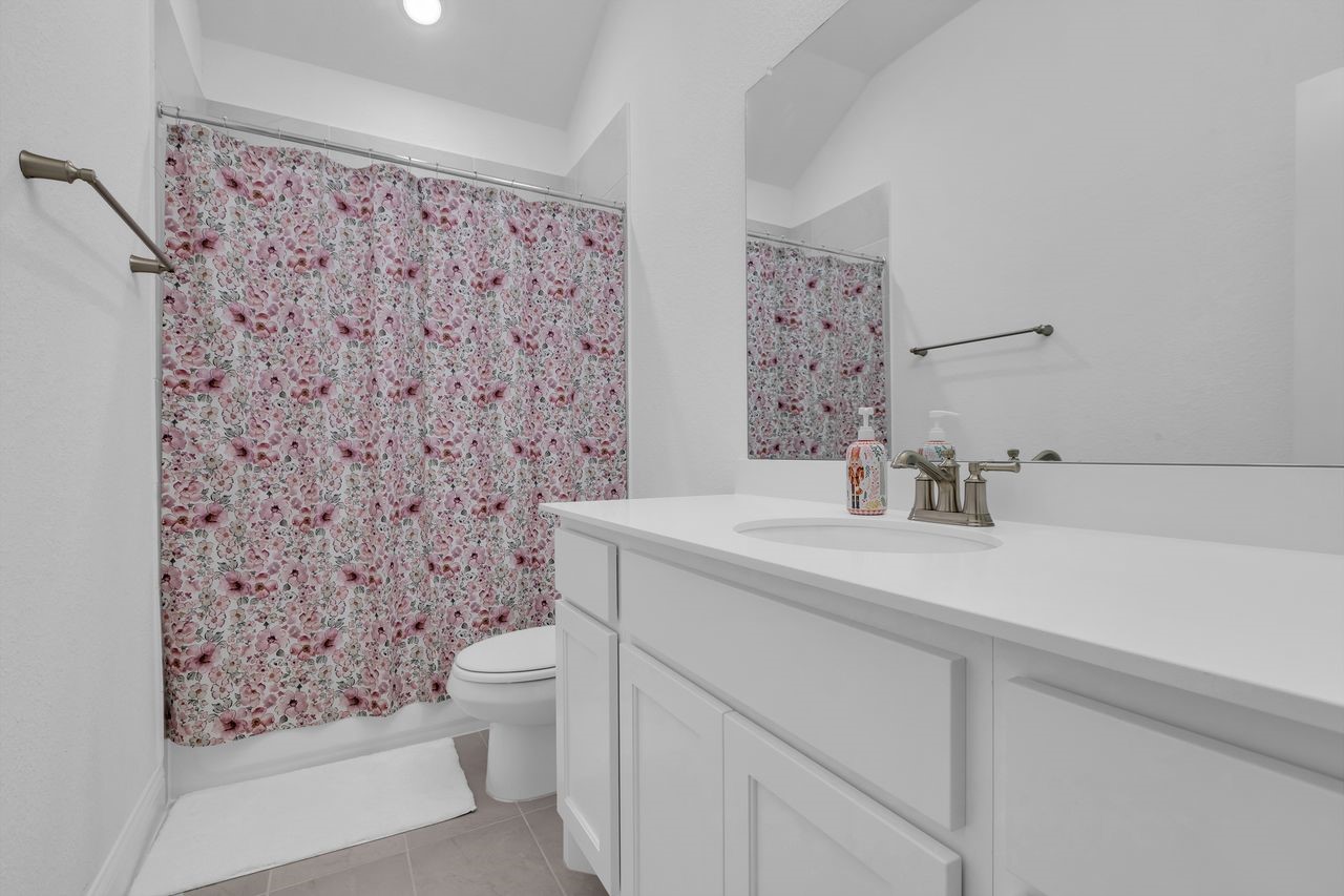 Porter, Texas, 77365, United States, 4 Bedrooms Bedrooms, ,5 BathroomsBathrooms,Residential,For Sale,1992843