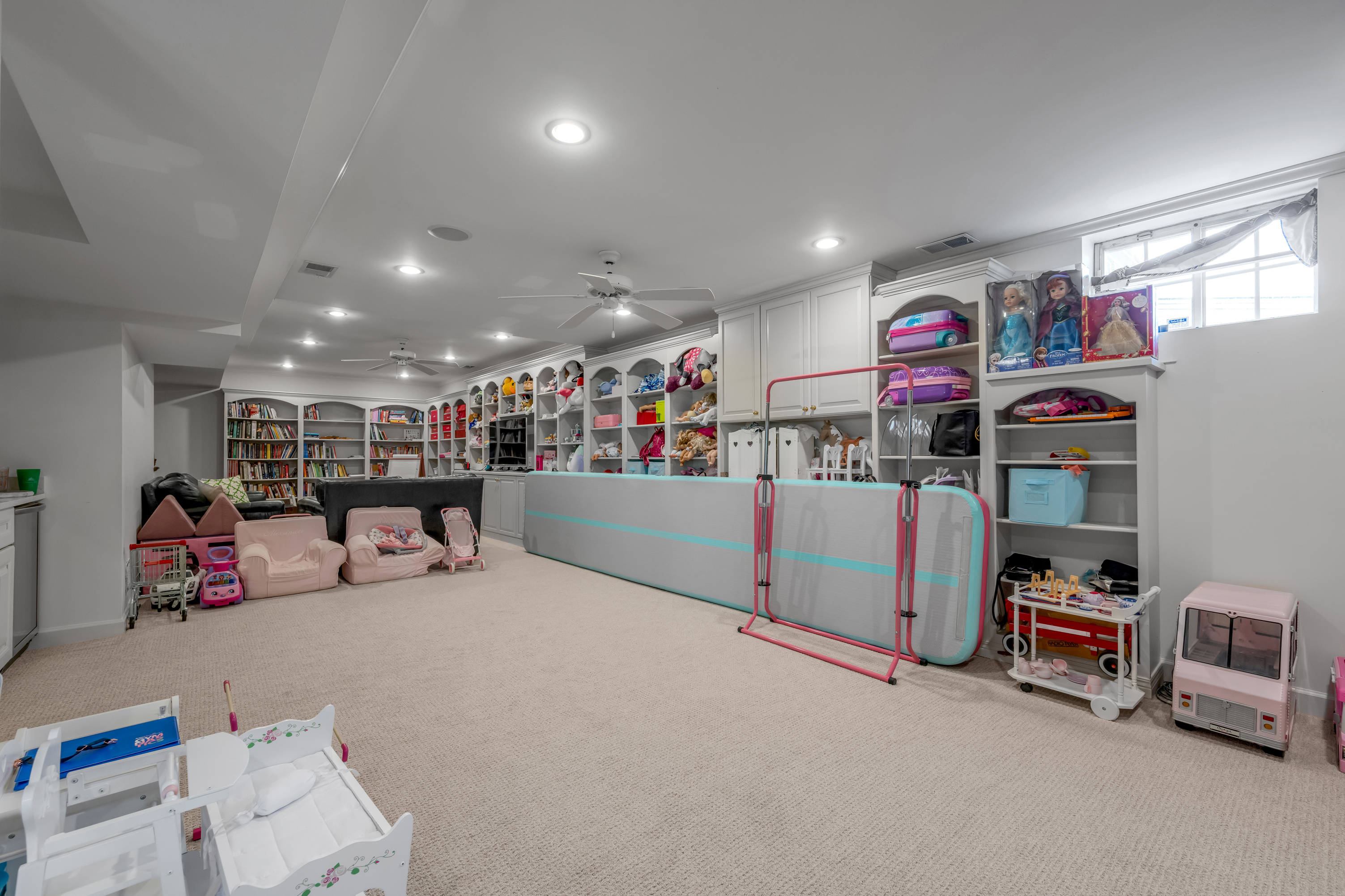  2071 Manor Drive - 物件實景