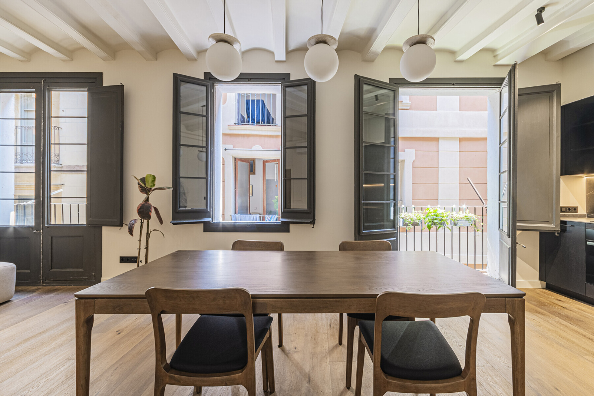  Elegant, renovated home near Santa Maria del Mar - 物件實景