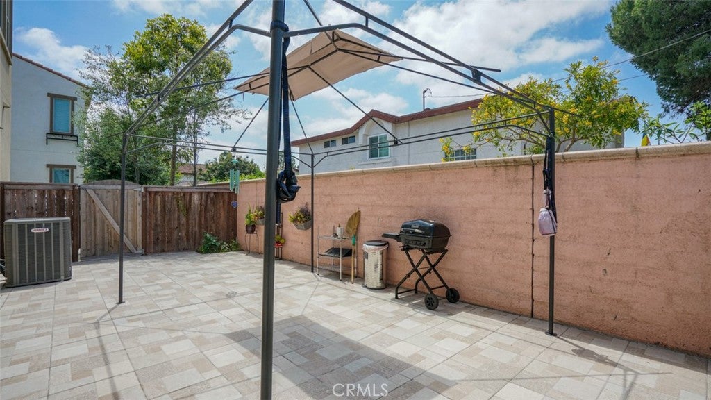 Santa Ana, California, 92703, United States, 4 Bedrooms Bedrooms, ,3 BathroomsBathrooms,Residential,For Sale,1793087