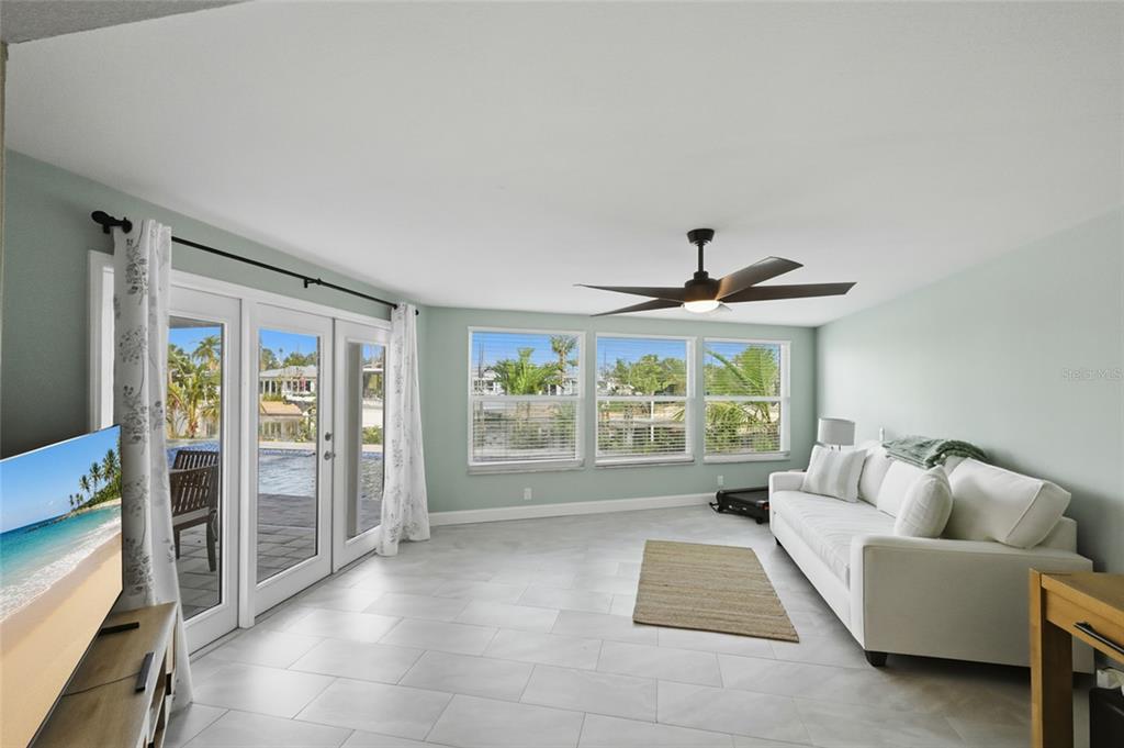 Holmes Beach, Florida, 34217, United States, 2 Bedrooms Bedrooms, ,2 BathroomsBathrooms,Residential,For Sale,2003450