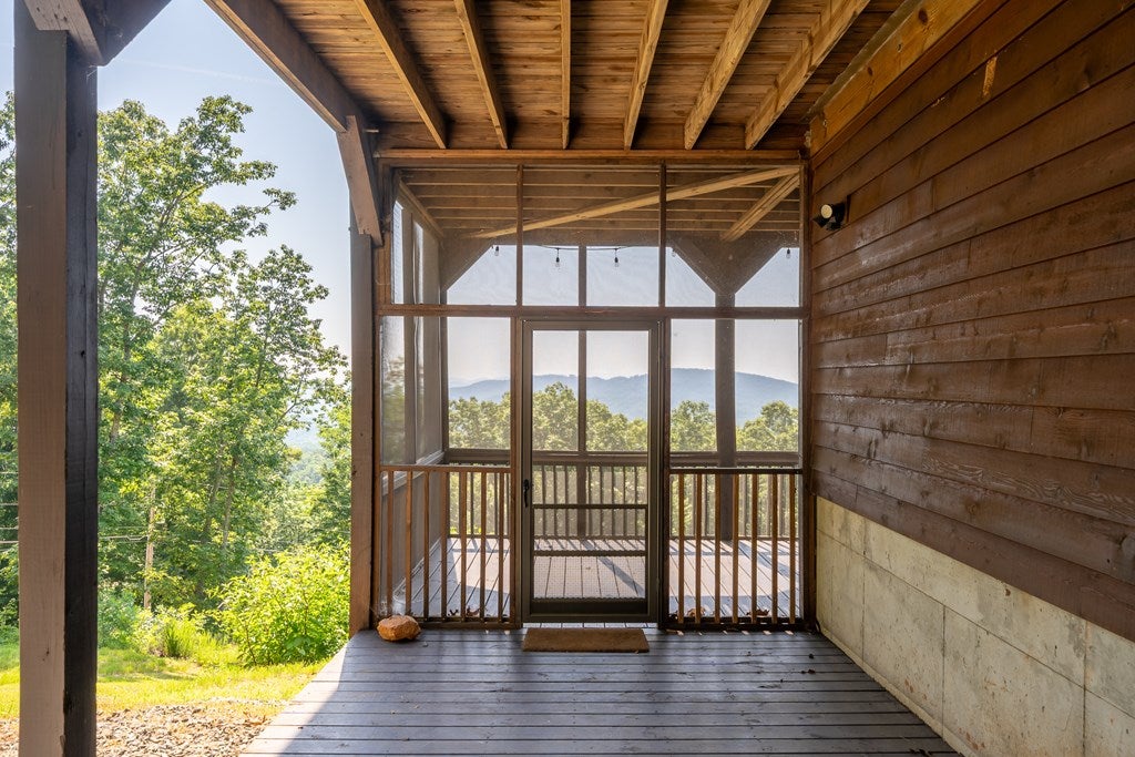 Murphy, North Carolina, 28096, United States, 4 Bedrooms Bedrooms, ,4 BathroomsBathrooms,Residential,For Sale,1871298