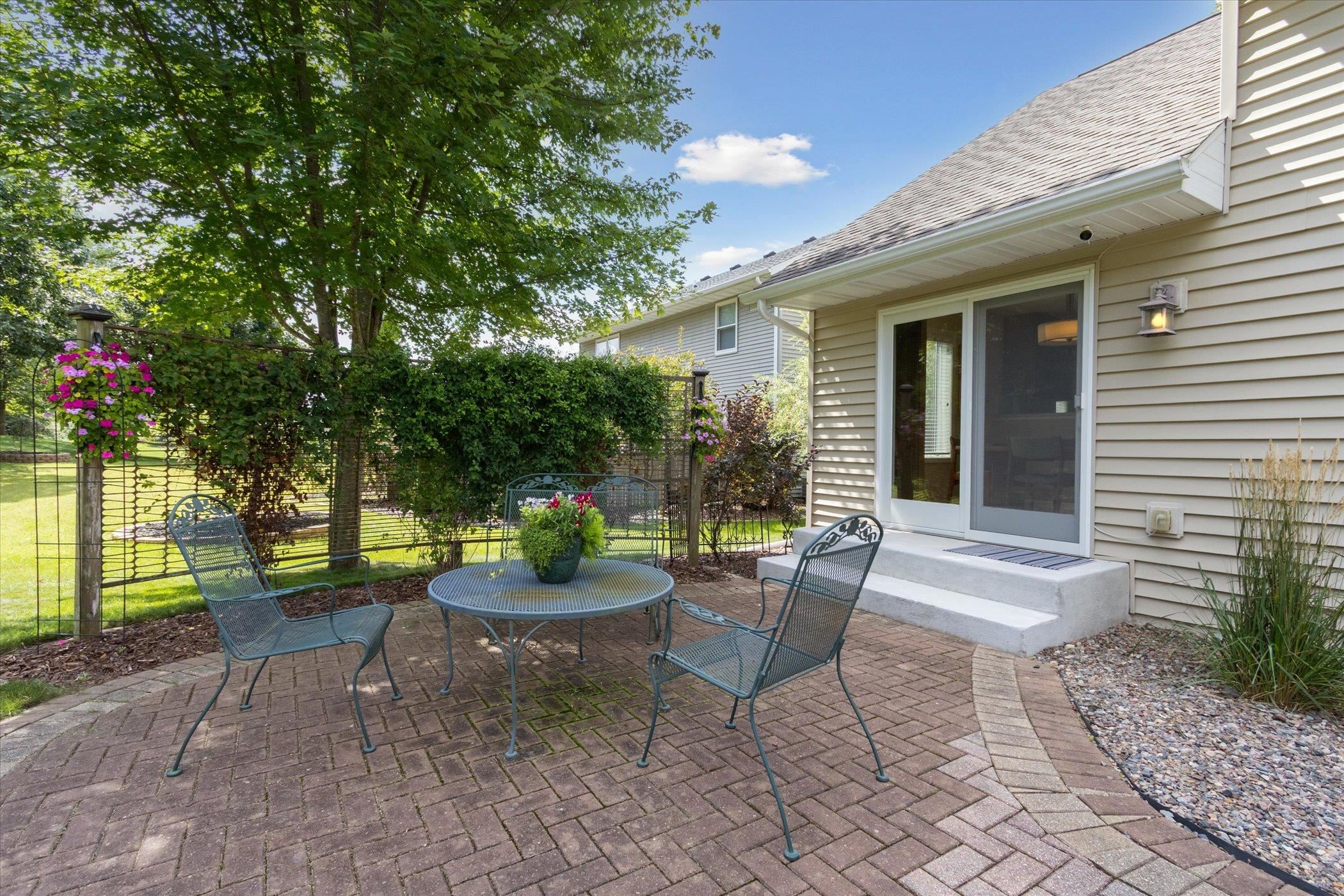 Janesville, Wisconsin, 53546, United States, 3 Bedrooms Bedrooms, ,4 BathroomsBathrooms,Residential,For Sale,1978617