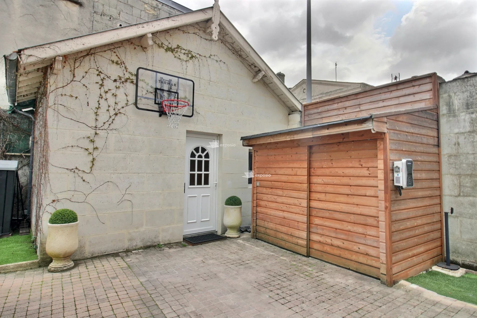 Bordeaux, New Aquitaine, 33000, FR, 6 Bedrooms Bedrooms, ,4 BathroomsBathrooms,Residential,For Sale,1254015