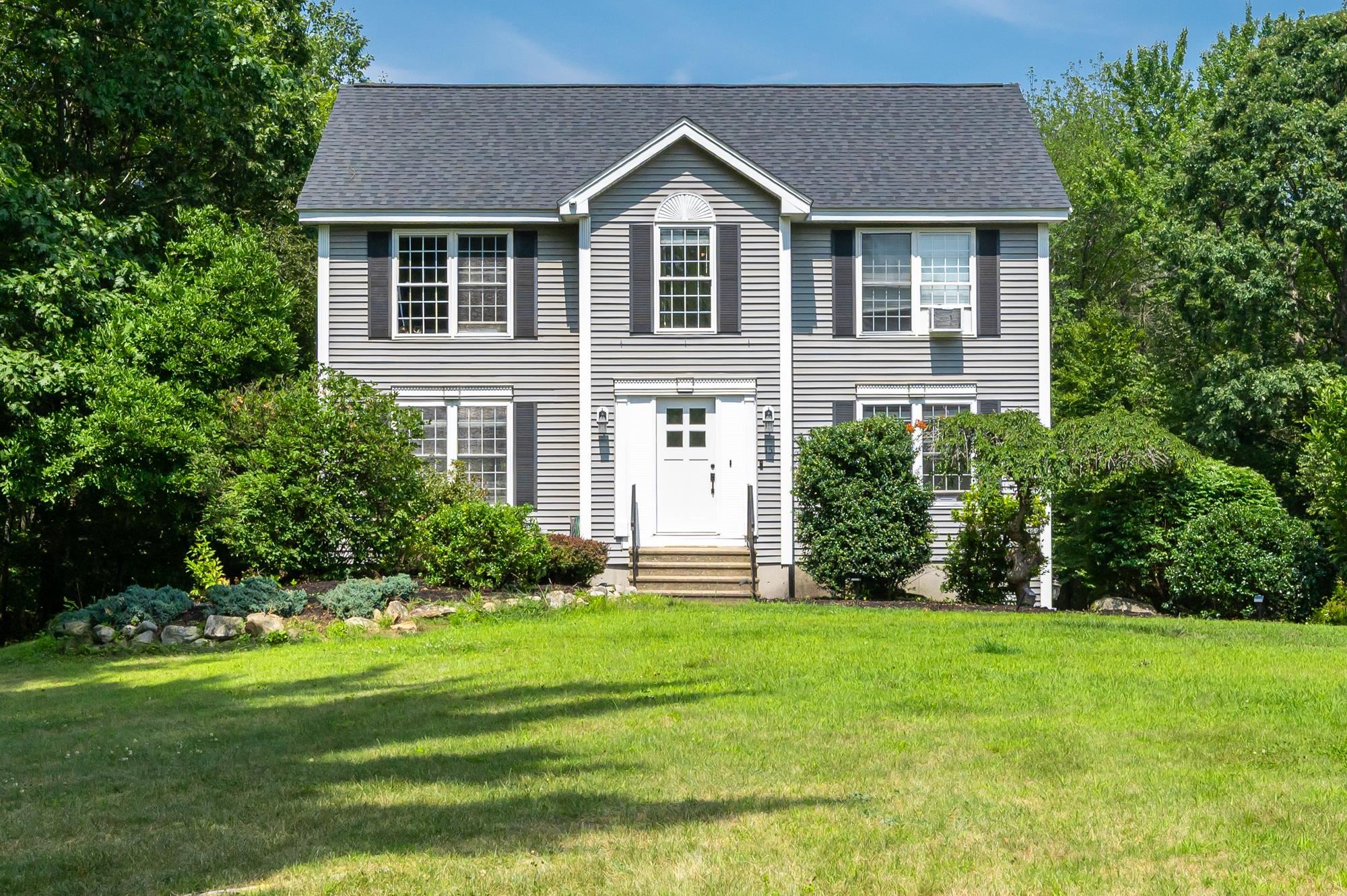 Hooksett, New Hampshire, 03106, United States, 3 Bedrooms Bedrooms, ,2 BathroomsBathrooms,Residential,For Sale,1941864