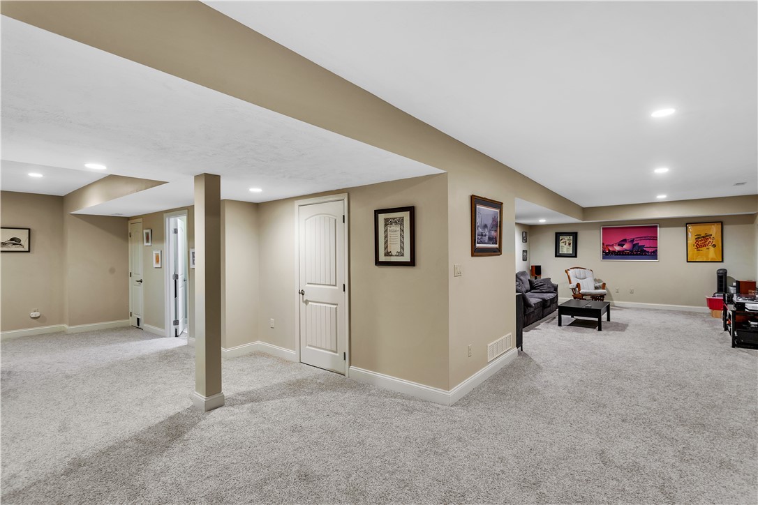 Peters Twp, Pennsylvania, 15317, United States, 4 Bedrooms Bedrooms, ,4 BathroomsBathrooms,Residential,For Sale,2002286