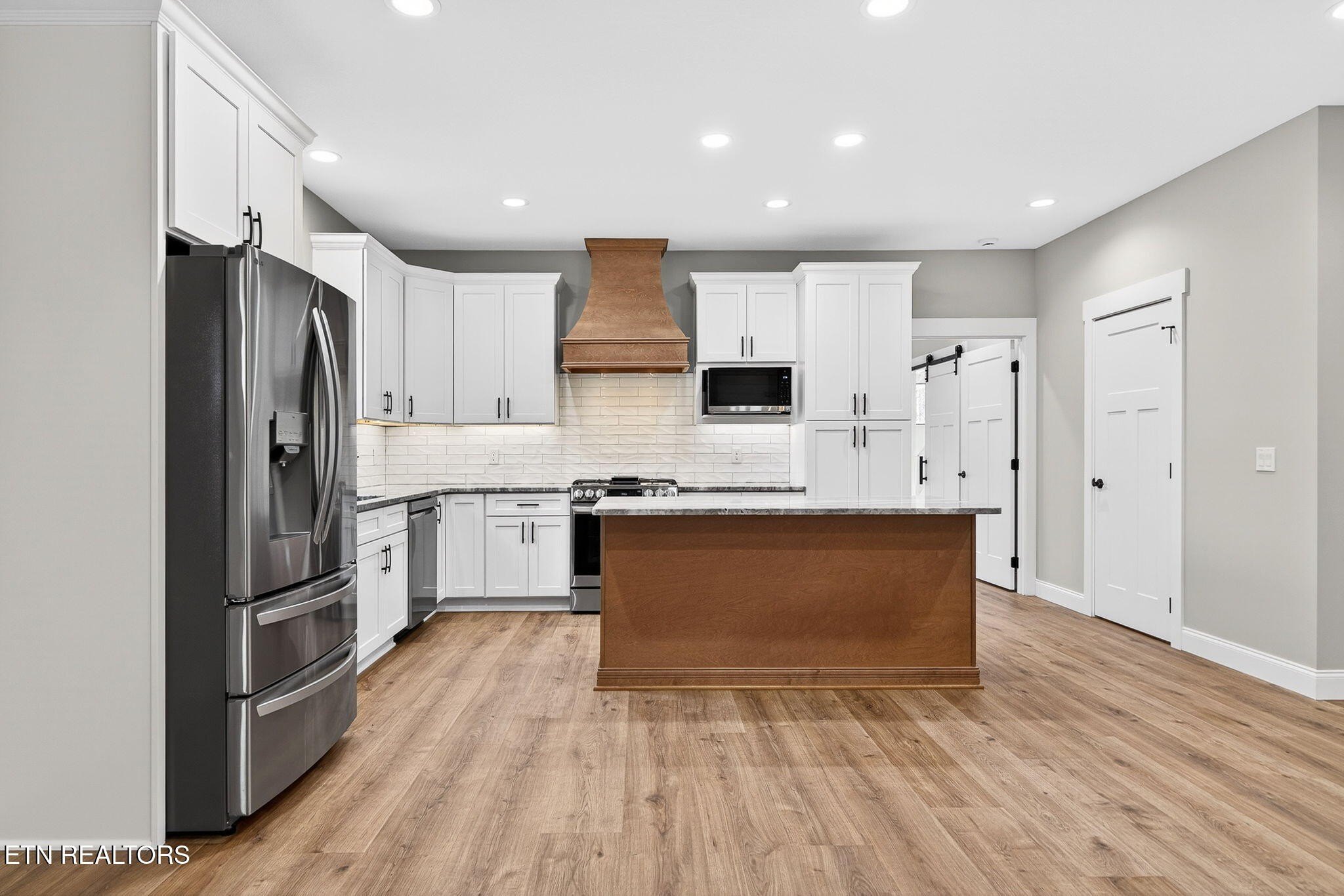 Crossville, Tennessee, 38558, United States, 3 Bedrooms Bedrooms, ,2 BathroomsBathrooms,Residential,For Sale,1989855