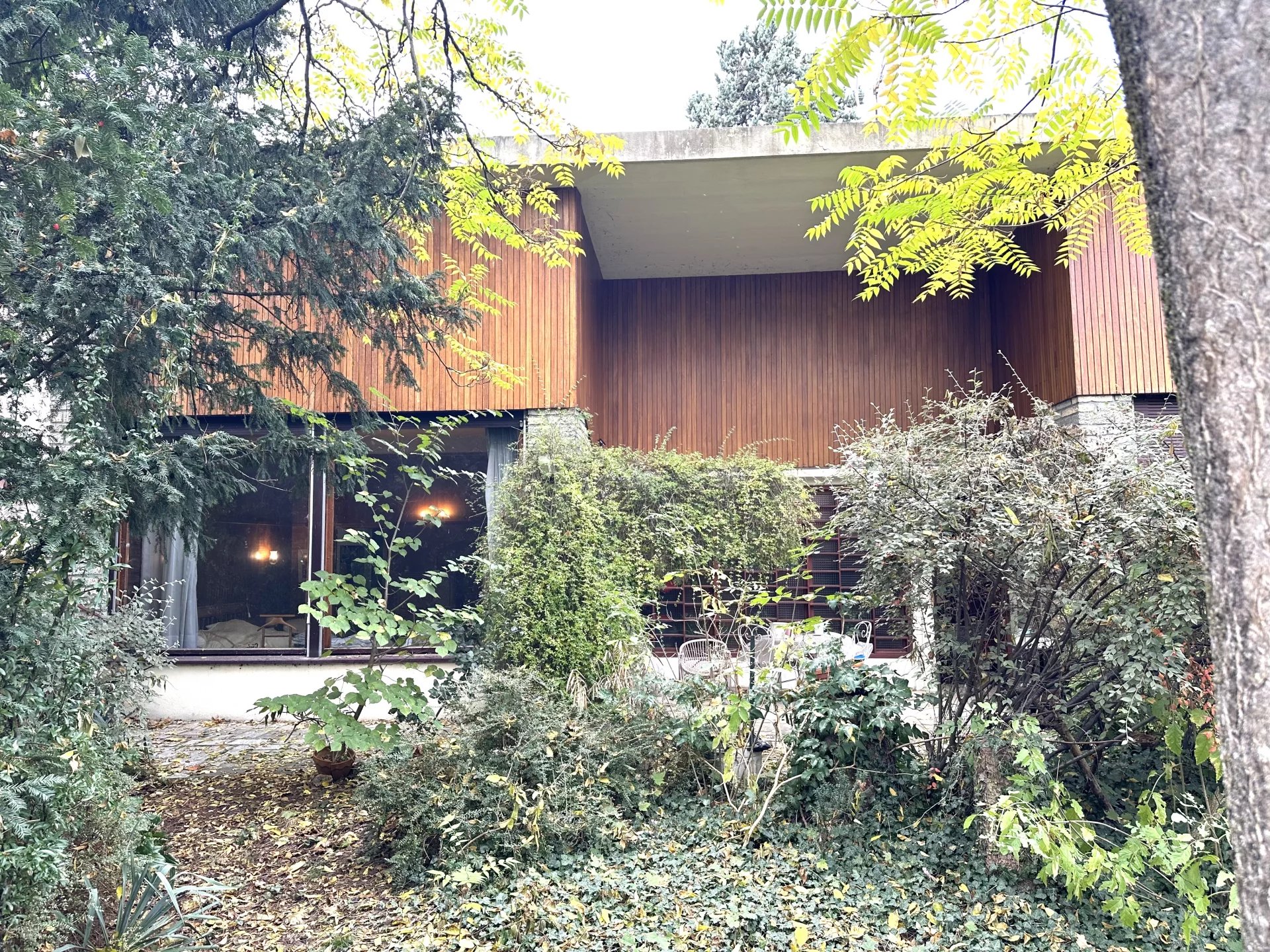 Le Vésinet, Île-de-France, 78110, FR, 4 Bedrooms Bedrooms, ,3 BathroomsBathrooms,Residential,For Sale,1994337