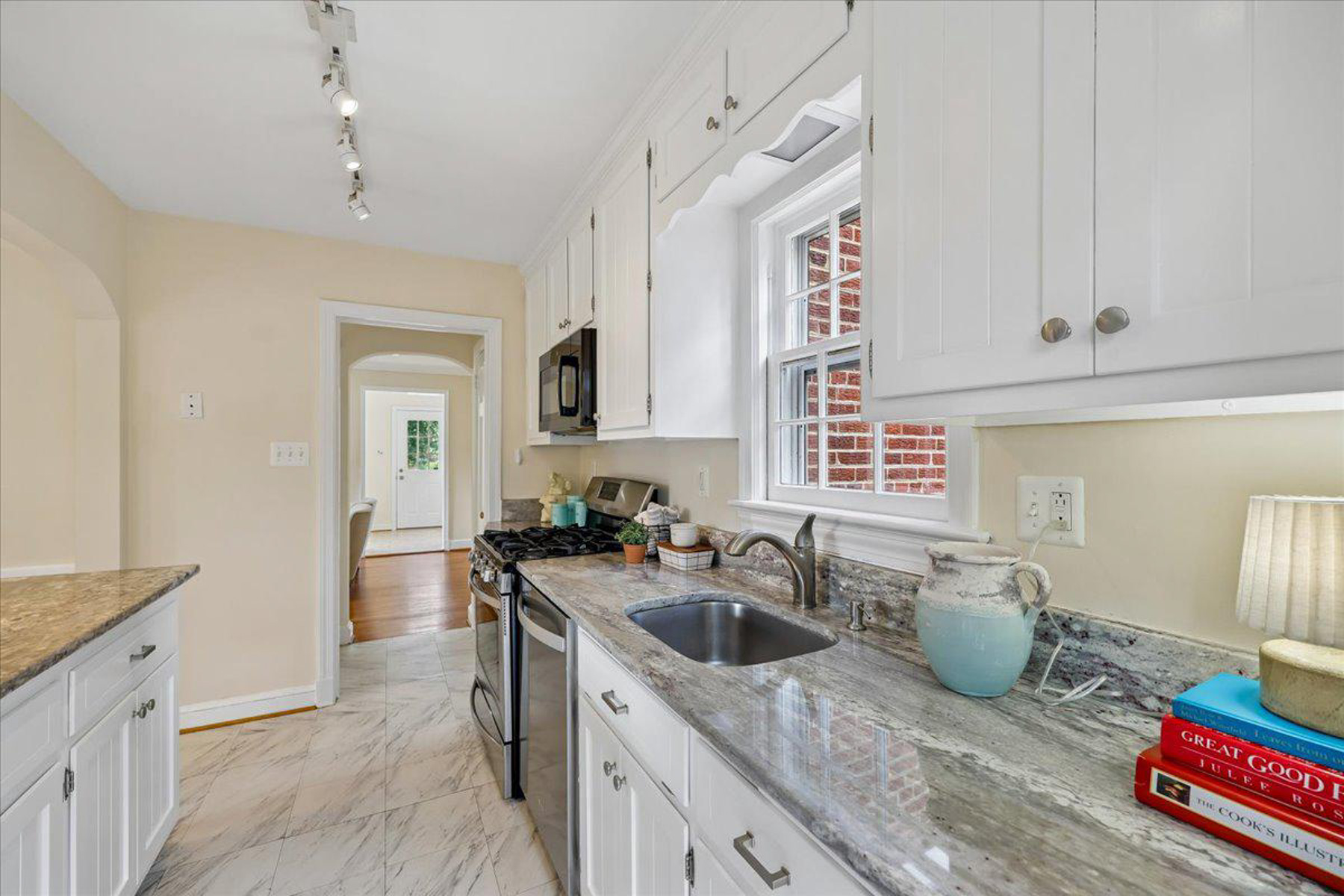  5805 Roosevelt Street, Bethesda, MD, 20817 - 物件實景