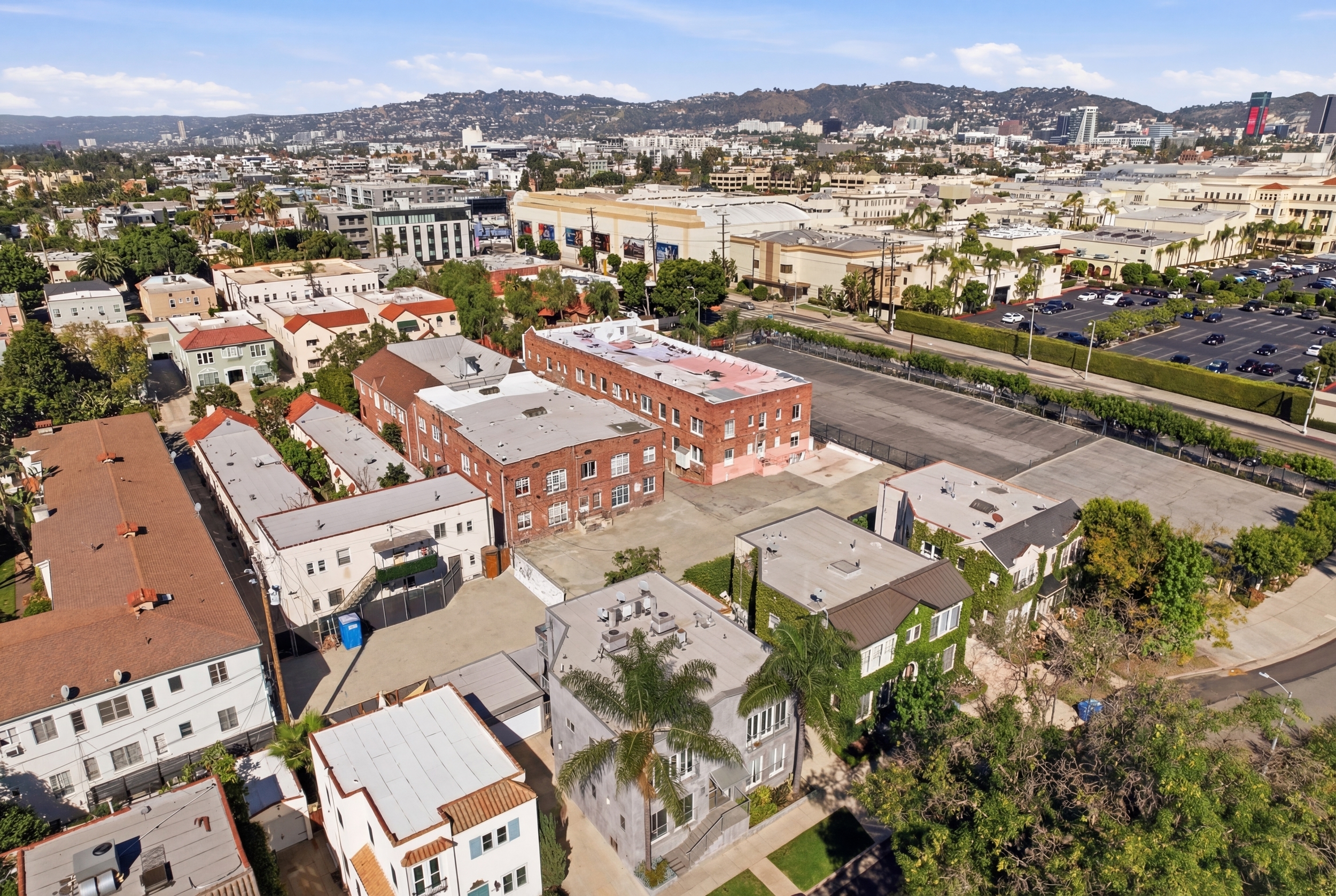  635 North Windsor Boulevard - 物件實景