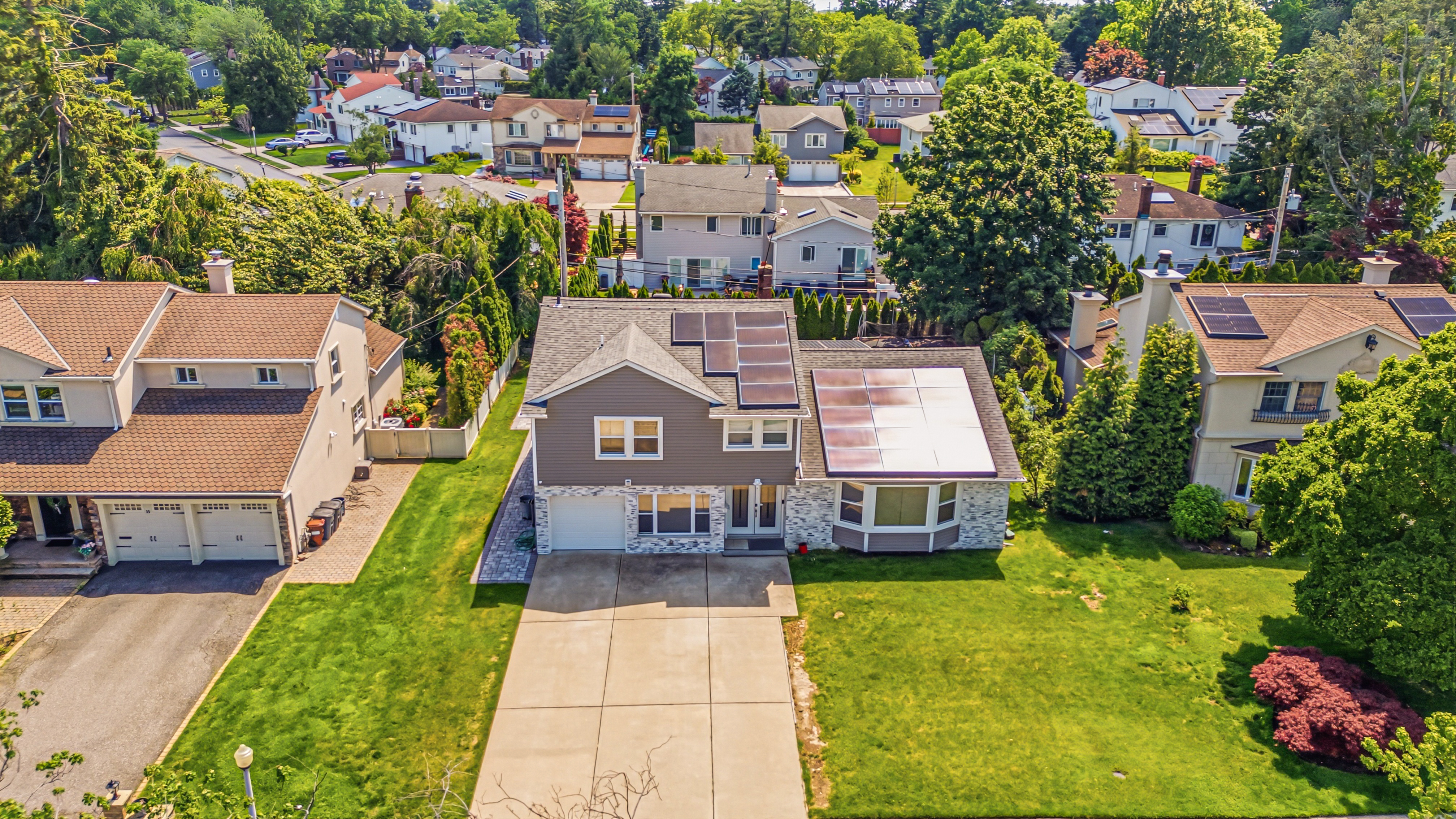  31 Sutton Hill Lane, Manhasset Hills, NY, 11040 - 物件實景