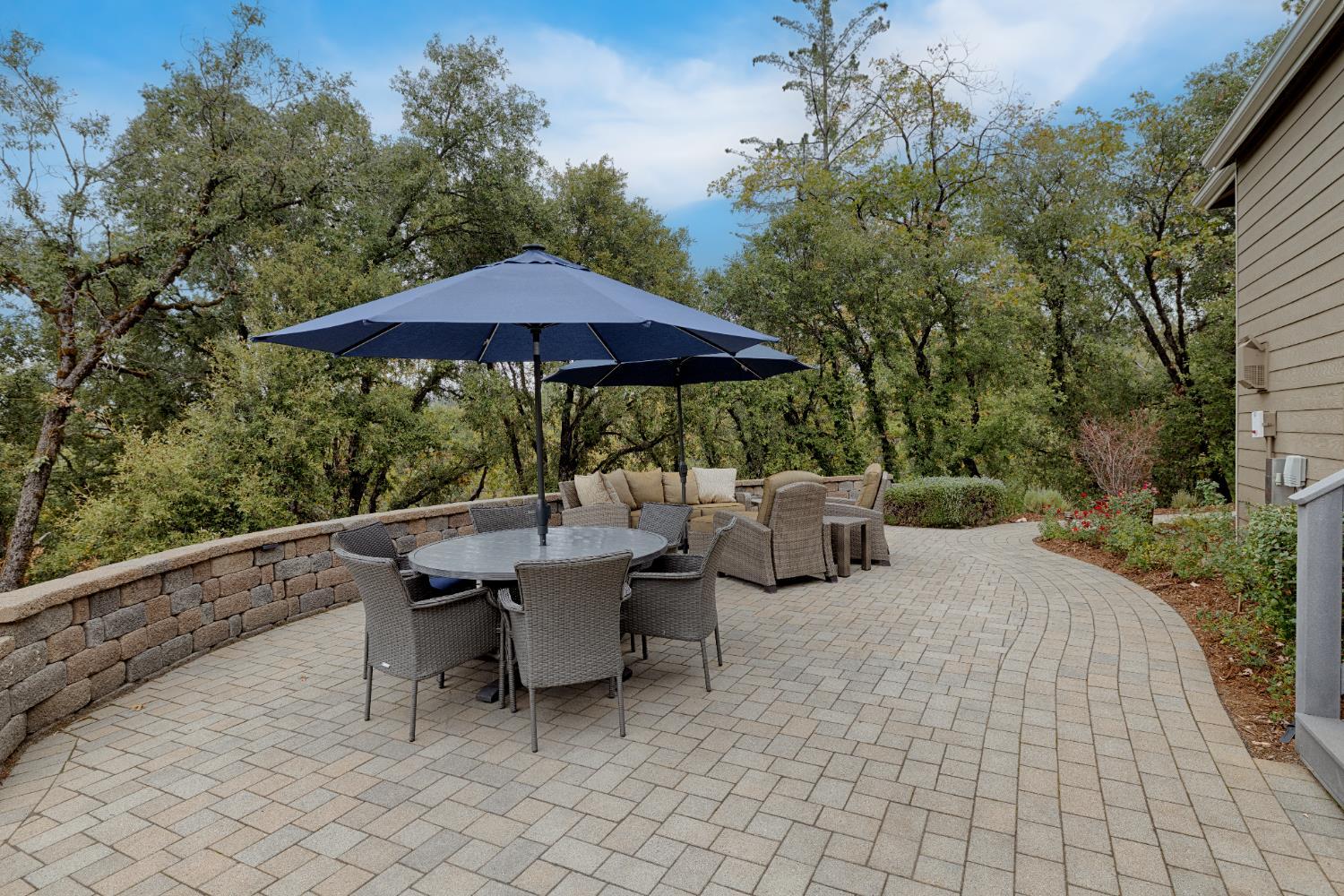 Colfax, California, 95713, United States, 5 Bedrooms Bedrooms, ,3 BathroomsBathrooms,Residential,For Sale,2002832