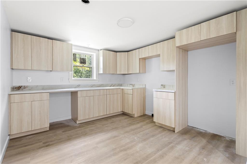 Cranston, Rhode Island, 02921, United States, 6 Bedrooms Bedrooms, ,2 BathroomsBathrooms,Residential,For Sale,2005214