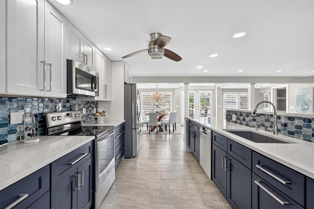 Longboat Key, Florida, 34228, United States, 3 Bedrooms Bedrooms, ,2 BathroomsBathrooms,Residential,For Sale,1990986