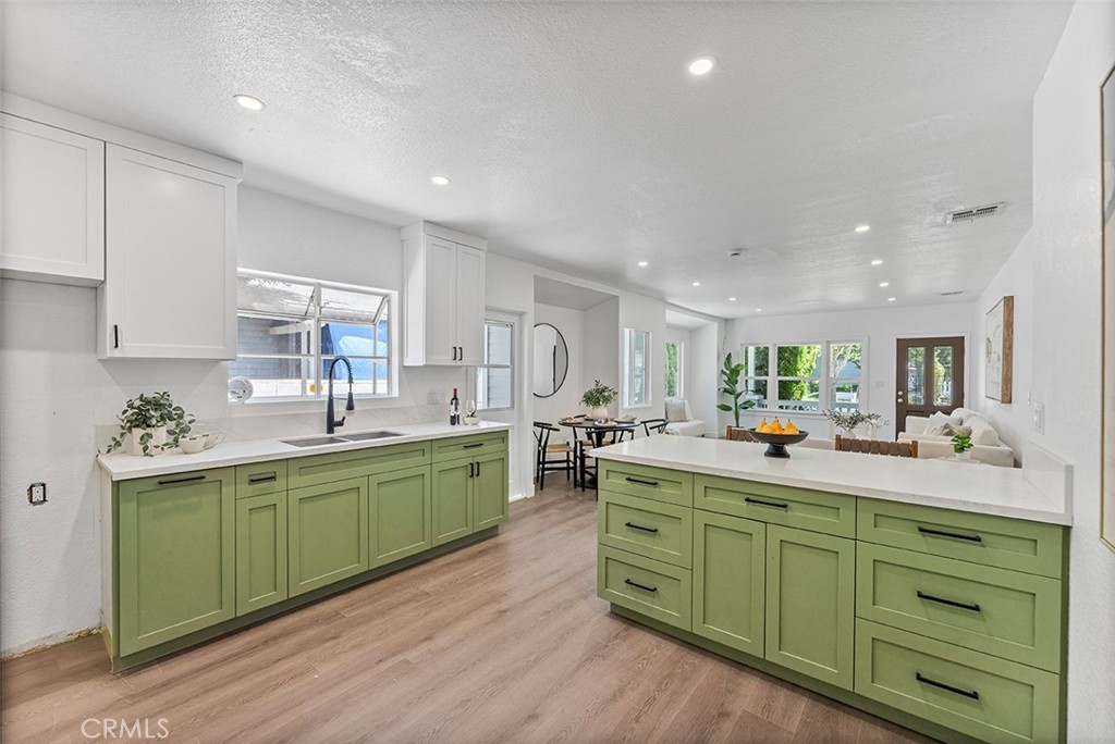 Pasadena, California, 91106, United States, 2 Bedrooms Bedrooms, ,2 BathroomsBathrooms,Residential,For Sale,1904440