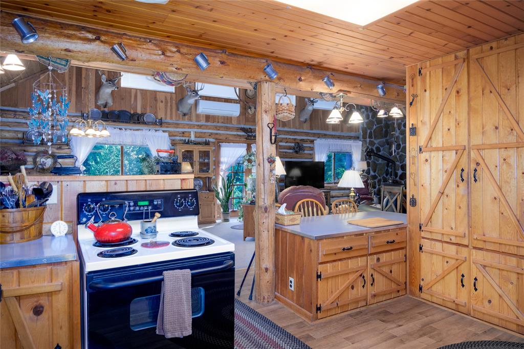 Troy, Montana, 59935, United States, 5 Bedrooms Bedrooms, ,3 BathroomsBathrooms,Residential,For Sale,1982632