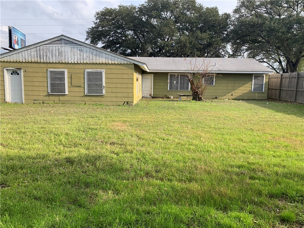 Bryan, Texas, 77802, United States, 3 Bedrooms Bedrooms, ,2 BathroomsBathrooms,Residential,For Sale,1730403