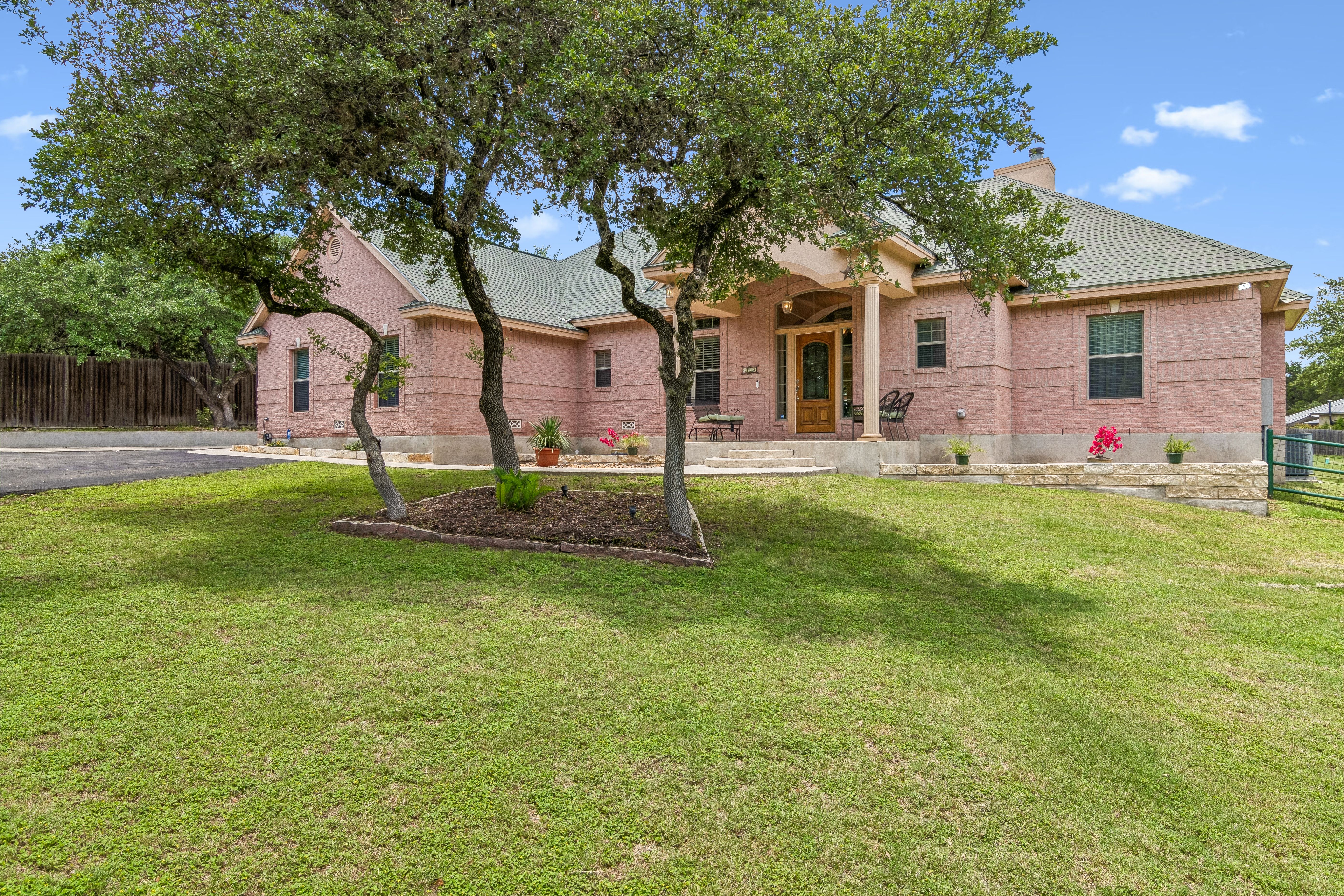  Pool, Pavilion & Peaceful Hill Country Living - 物件實景
