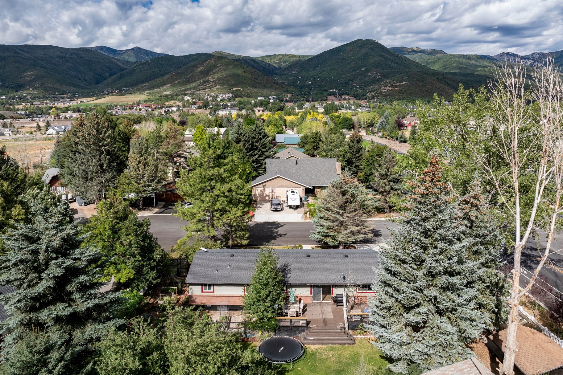  Charming Single Level Garden Home with Mountain Views - 物件實景