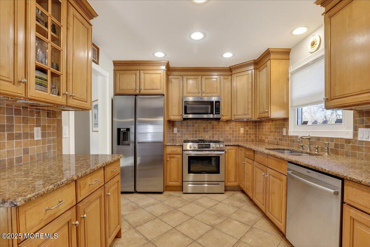 Howell, New Jersey, 07731, United States, 4 Bedrooms Bedrooms, ,3 BathroomsBathrooms,Residential,For Sale,2005606
