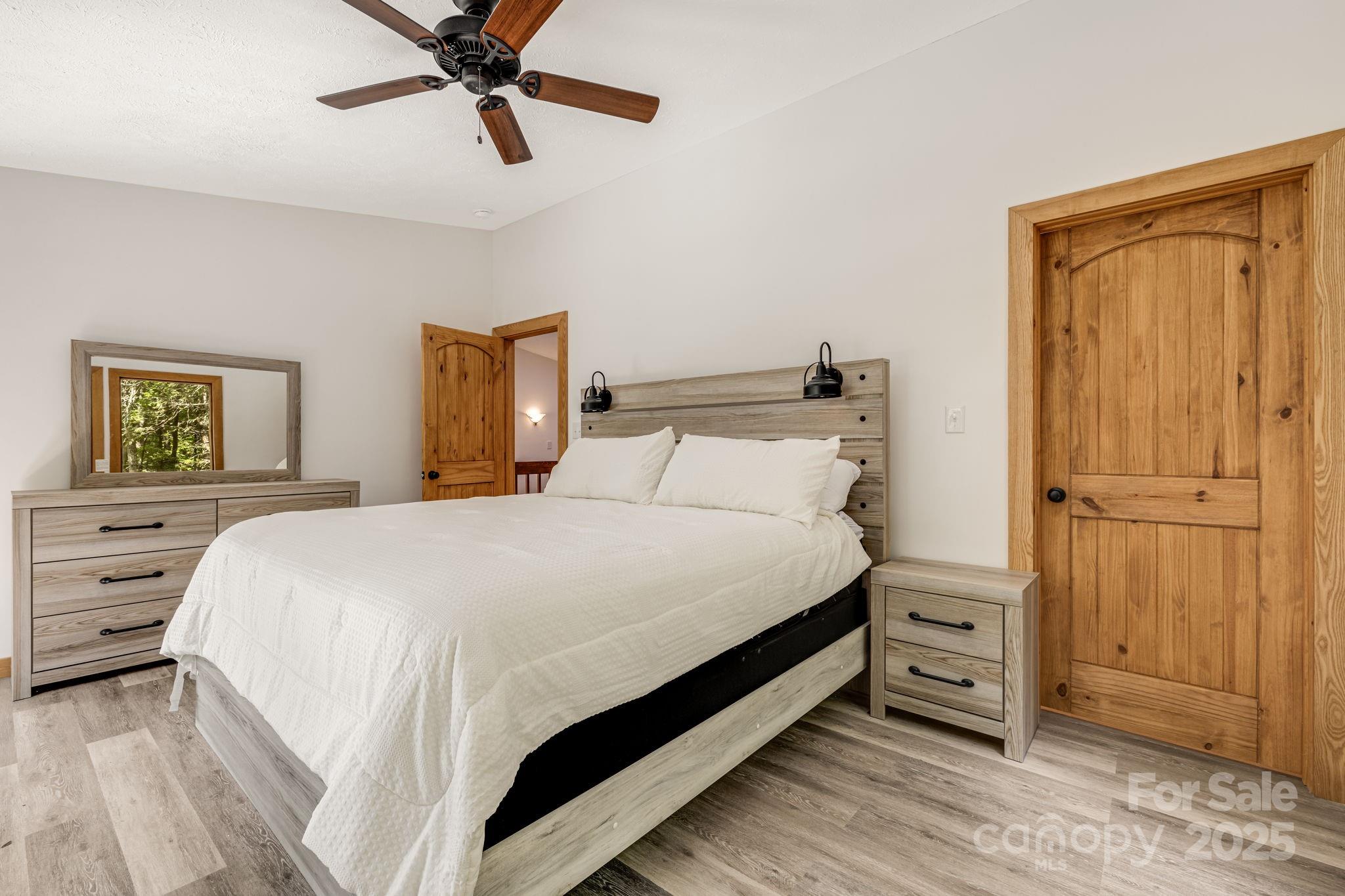Little Switzerland, North Carolina, 28752, United States, 3 Bedrooms Bedrooms, ,3 BathroomsBathrooms,Residential,For Sale,1949808