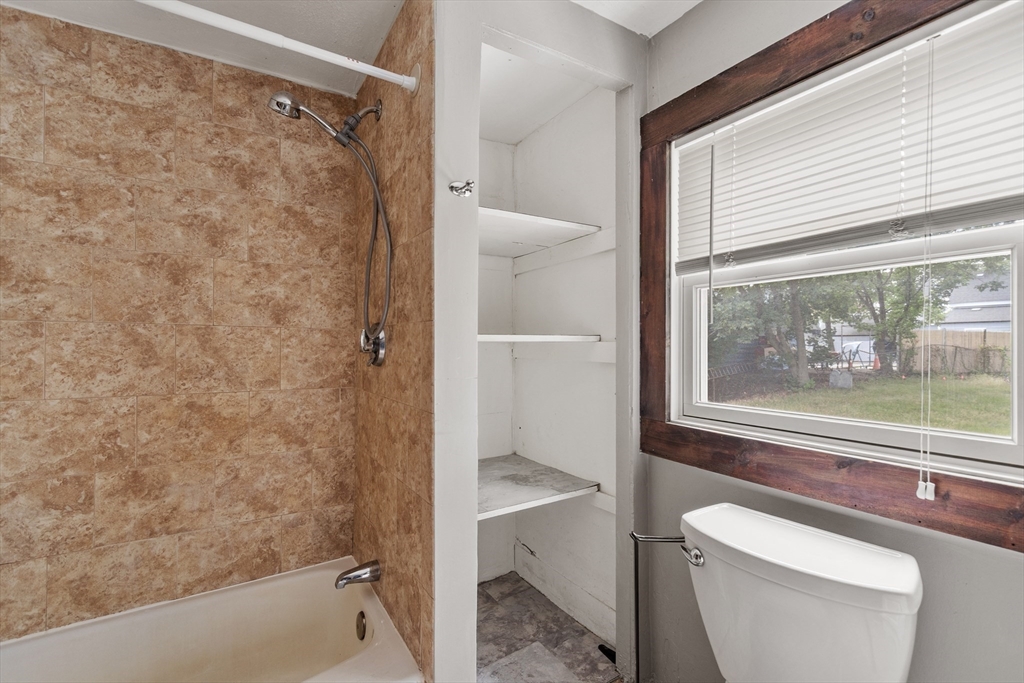 Stoneham, Massachusetts, 02180, United States, 4 Bedrooms Bedrooms, ,2 BathroomsBathrooms,Residential,For Sale,1898485