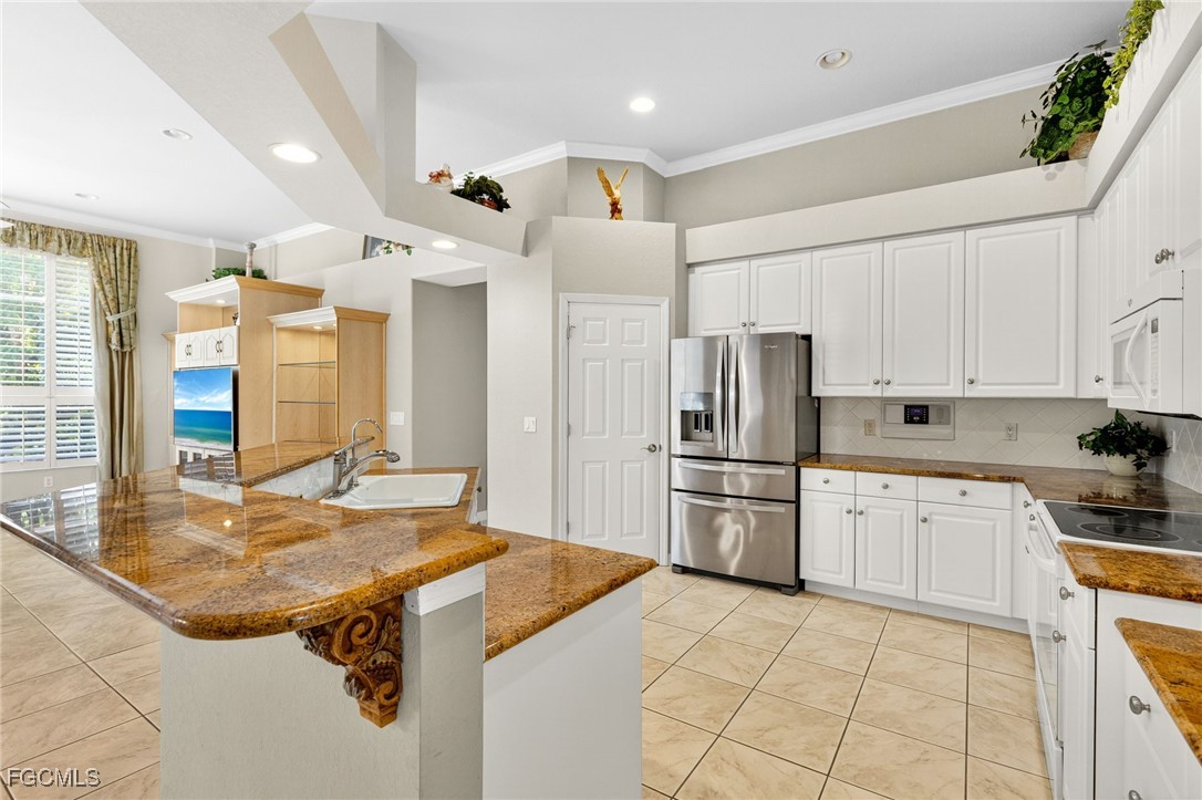 Fort Myers, Florida, 33907, United States, 3 Bedrooms Bedrooms, ,3 BathroomsBathrooms,Residential,For Sale,1985643