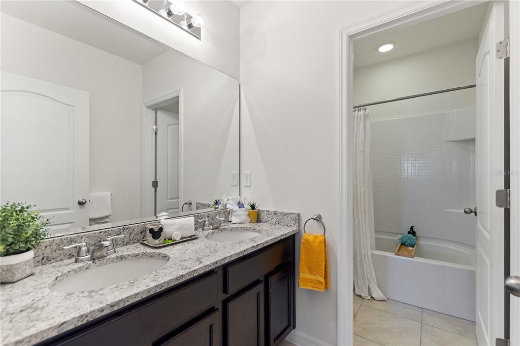 Davenport, Florida, 33837, United States, 7 Bedrooms Bedrooms, ,6 BathroomsBathrooms,Residential,For Sale,1883075