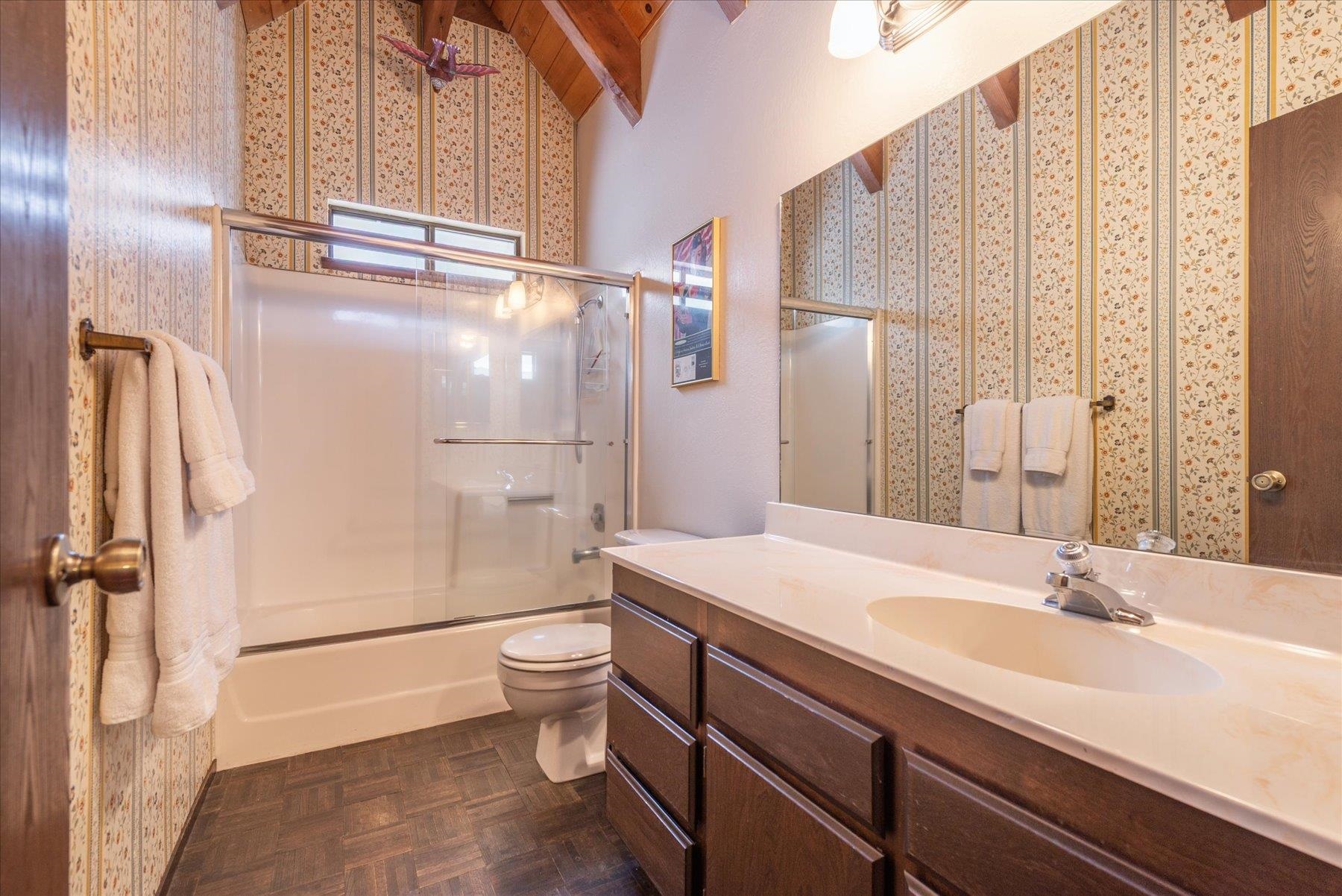 Truckee, California, 96161, United States, 3 Bedrooms Bedrooms, ,2 BathroomsBathrooms,Residential,For Sale,1761913
