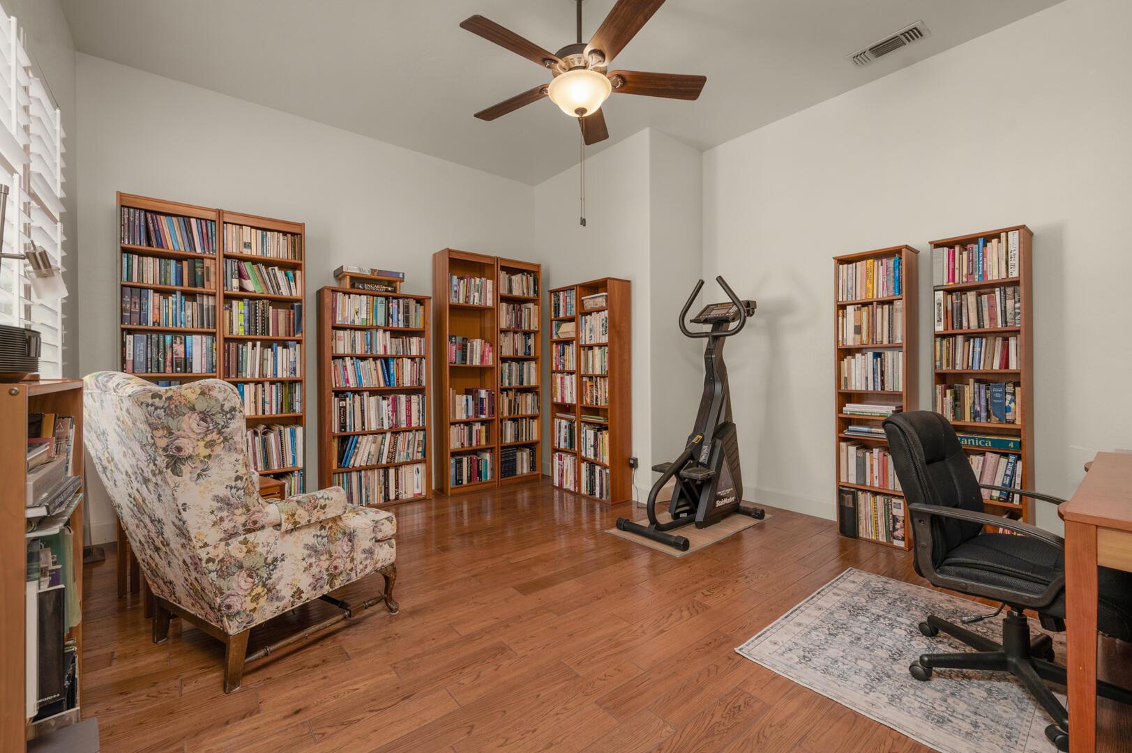 Visalia, California, 93291, United States, 4 Bedrooms Bedrooms, ,3 BathroomsBathrooms,Residential,For Sale,2009986