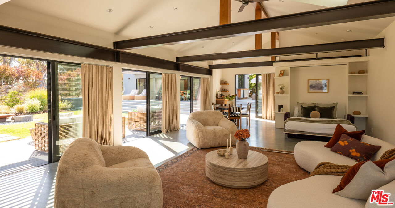 Malibu, California, 90265, United States, 5 Bedrooms Bedrooms, ,5 BathroomsBathrooms,Residential,For Sale,1918690