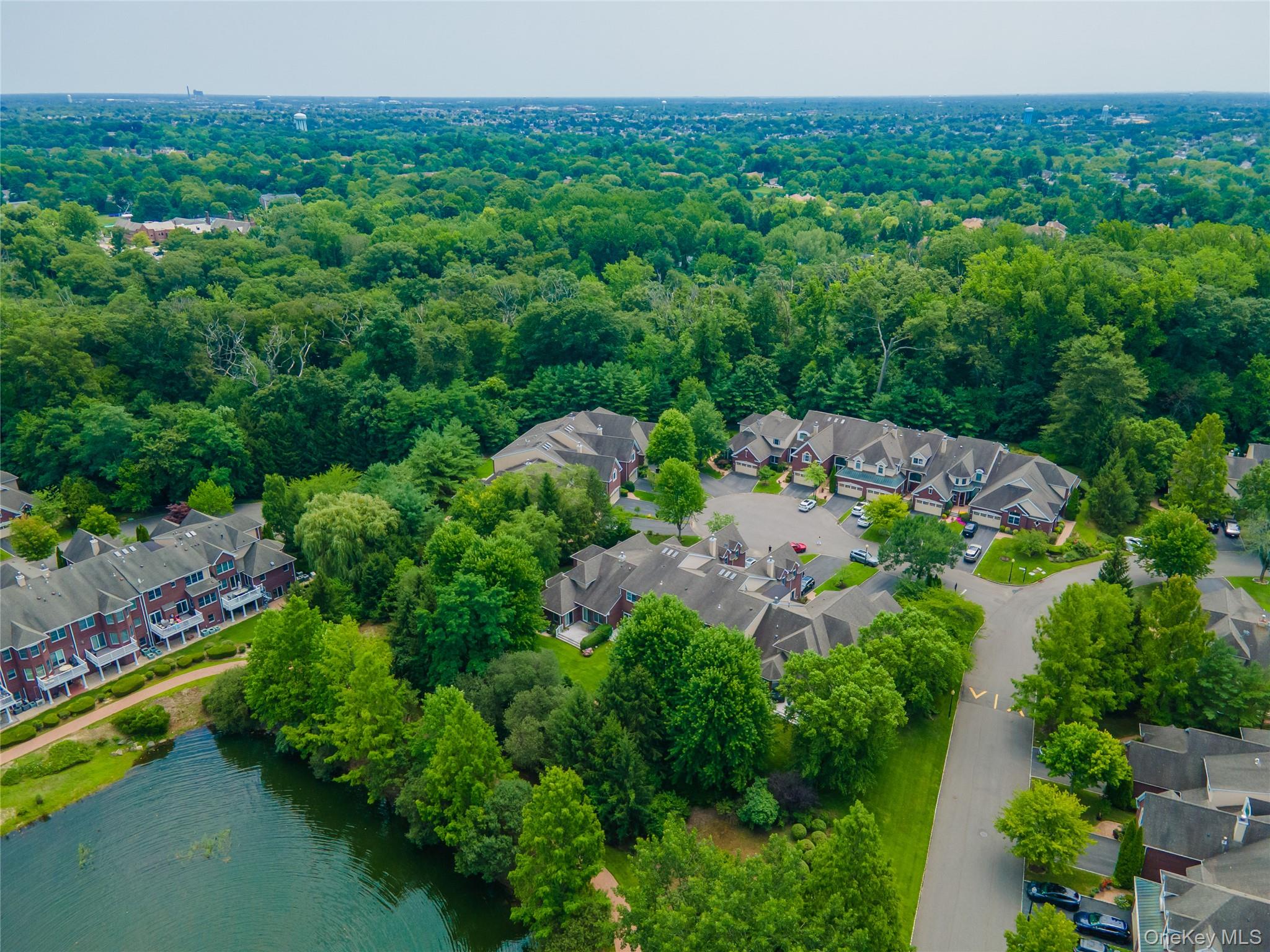 14 Belvedere Court, North Hills, NY, 11030 - 物件實景