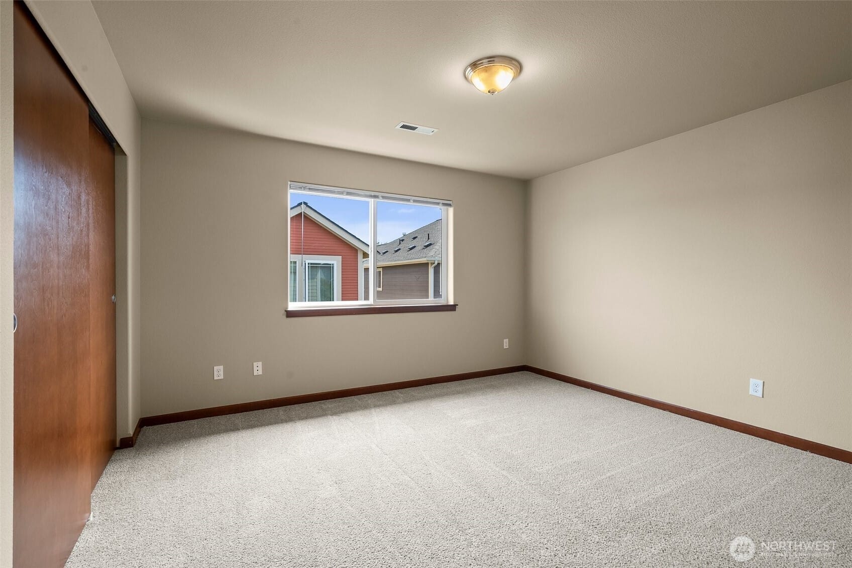 Puyallup, Washington, 98374, United States, 3 Bedrooms Bedrooms, ,3 BathroomsBathrooms,Residential,For Sale,1849998