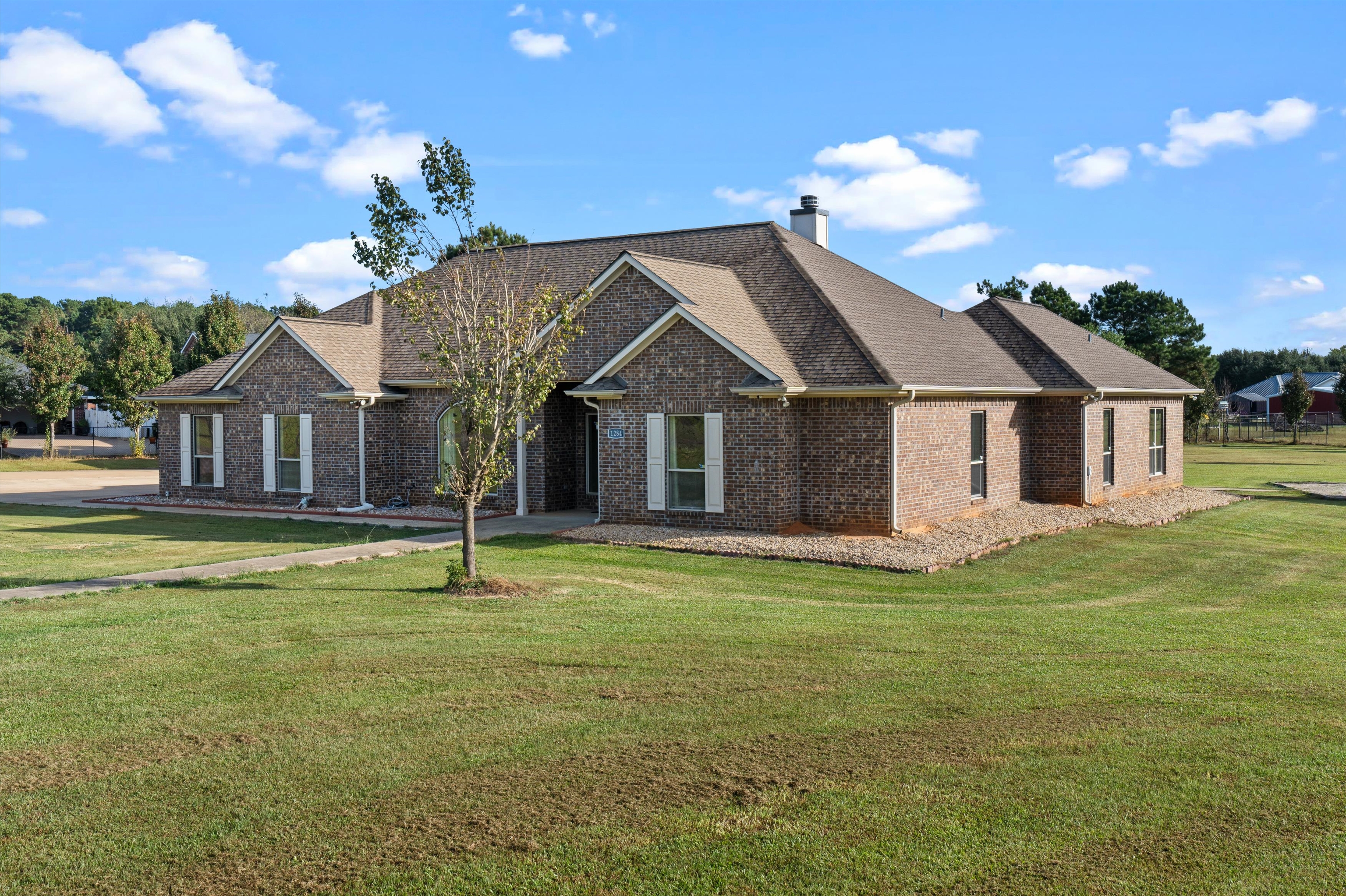 Henderson, Texas, 75654, United States, 5 Bedrooms Bedrooms, ,3 BathroomsBathrooms,Residential,For Sale,1983255