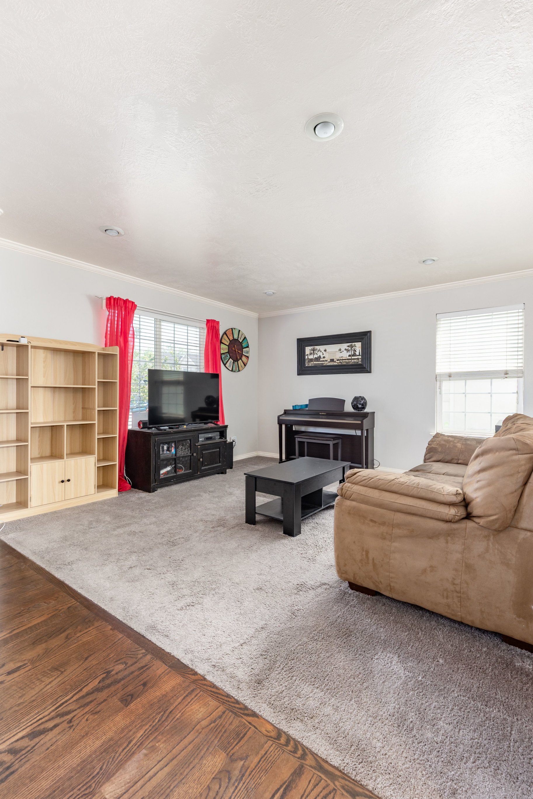 Your Perfect Townhome: Spacious Layout, Finished Basement & Relaxing Back Patio - 物件實景