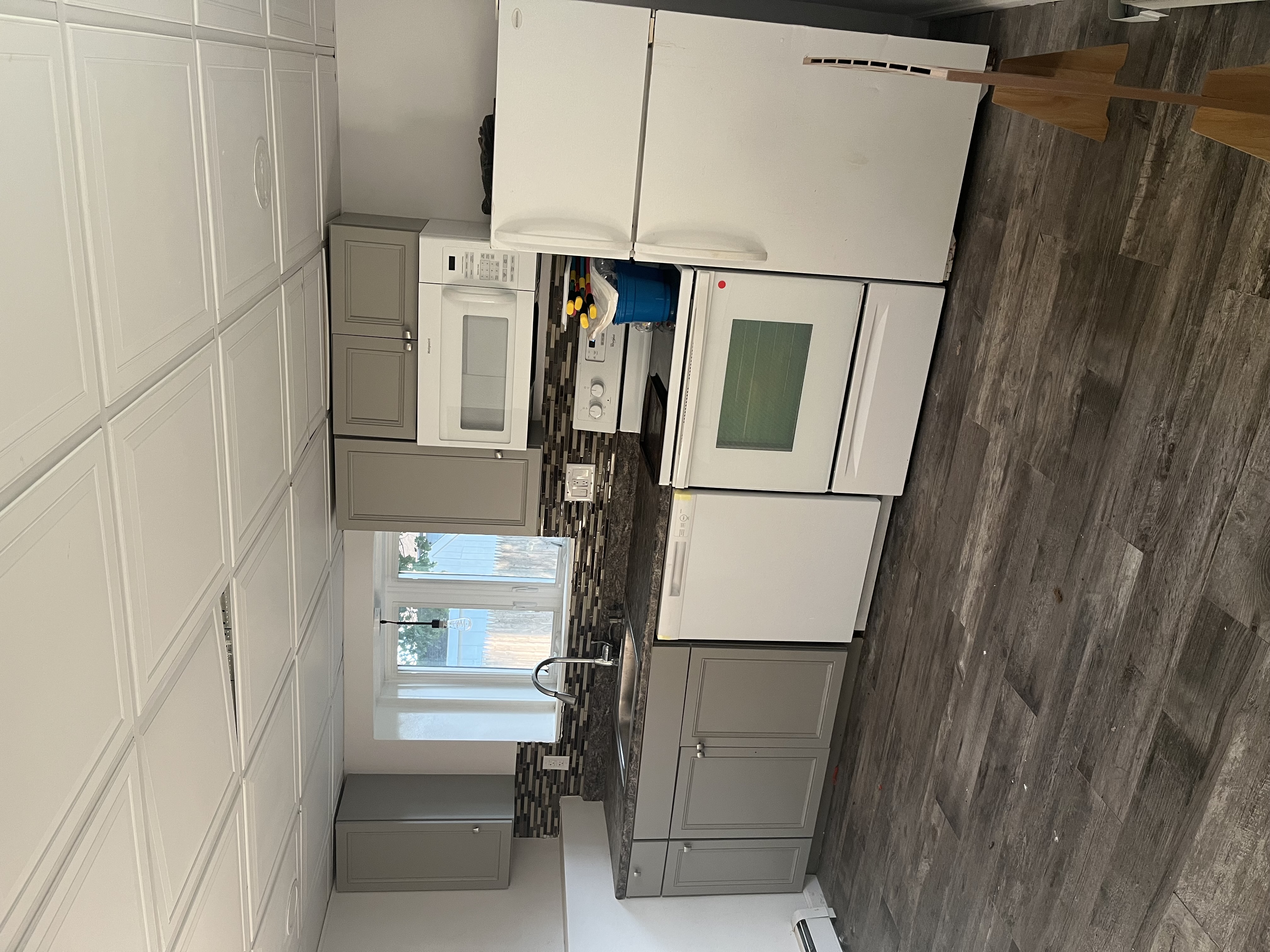 North Providence, Rhode Island, 02911, United States, 4 Bedrooms Bedrooms, ,4 BathroomsBathrooms,Residential,For Sale,1981959