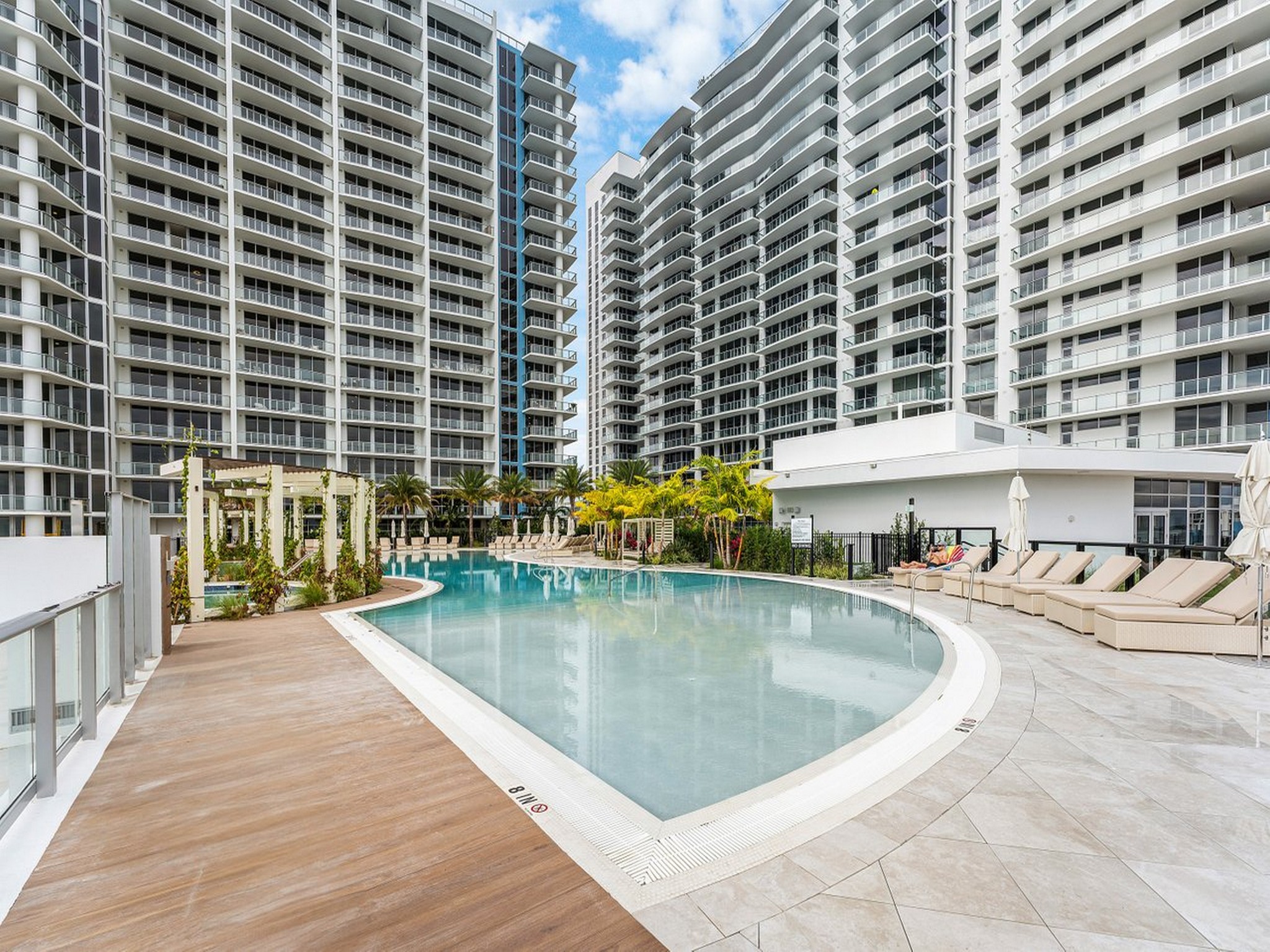  220 Lake Shore Drive, Lake Park, FL, 33403 - 物件實景