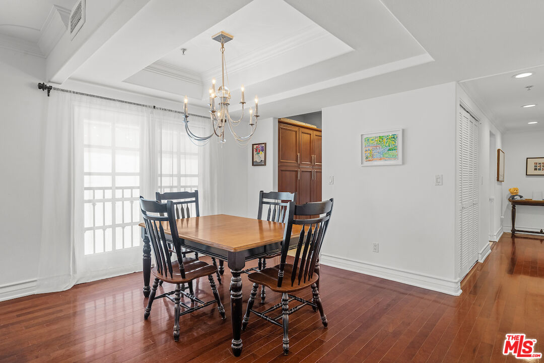 Los Angeles, California, 90049, United States, 3 Bedrooms Bedrooms, ,3 BathroomsBathrooms,Residential,For Sale,1885770