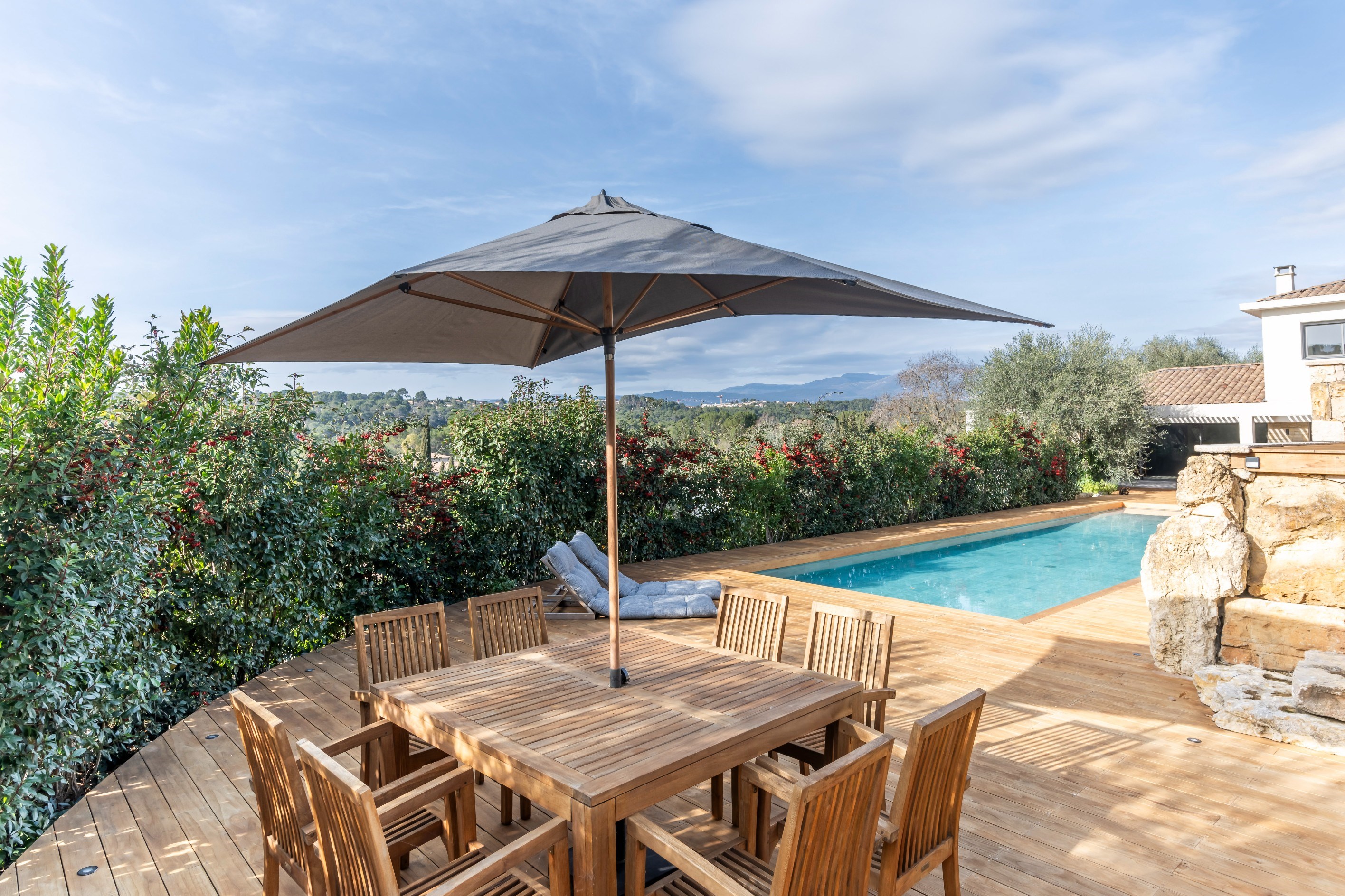  Mougins near Cannes, contemporary villa 283 sqm with pool in secure estate - 物件實景