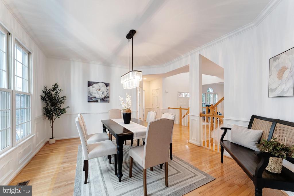 Lorton, Virginia, 22079, United States, 5 Bedrooms Bedrooms, ,4 BathroomsBathrooms,Residential,For Sale,2001485